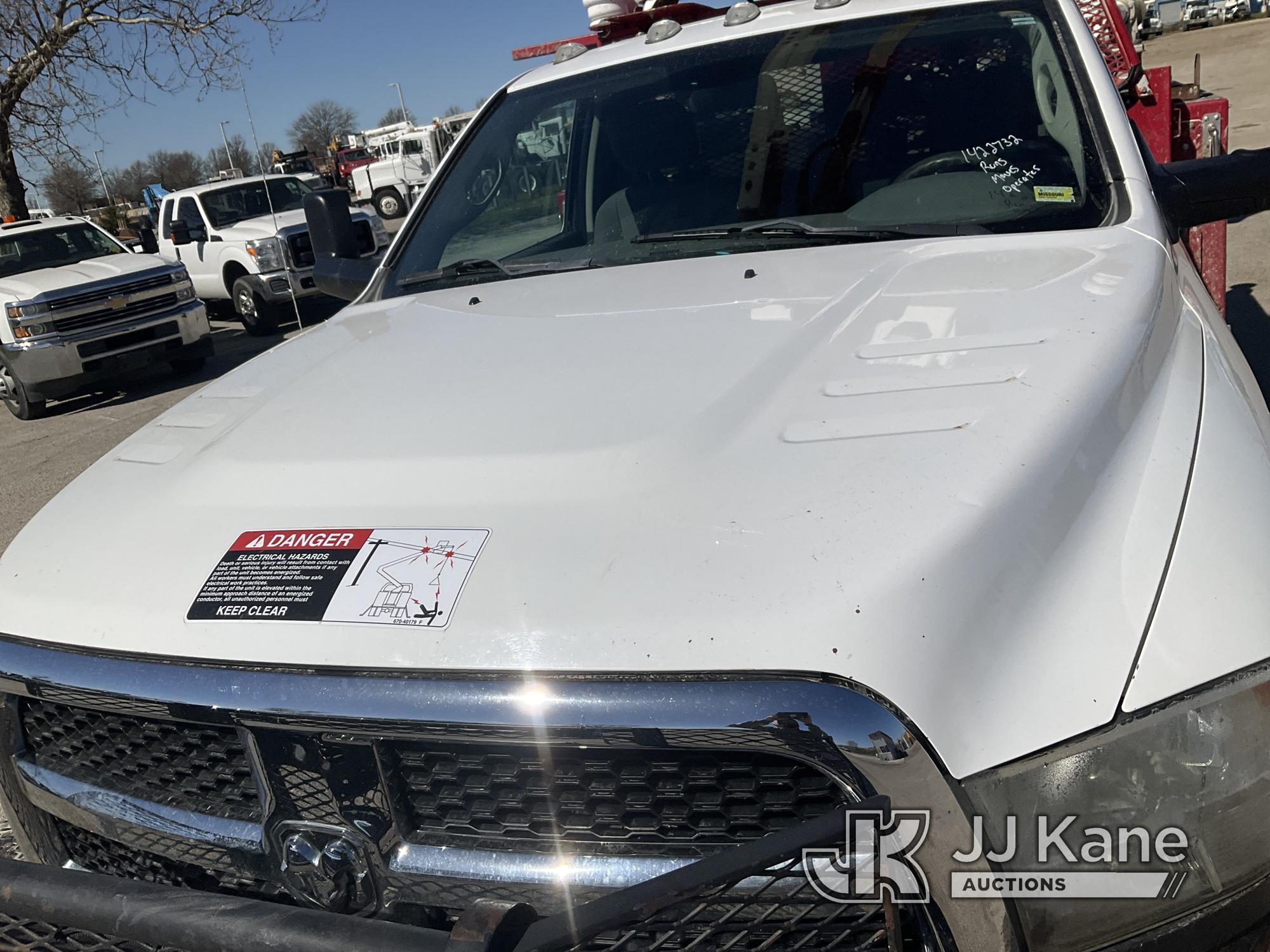 (Kansas City, MO) Altec AT40G, Articulating & Telescopic Bucket mounted behind cab on 2015 RAM 5500