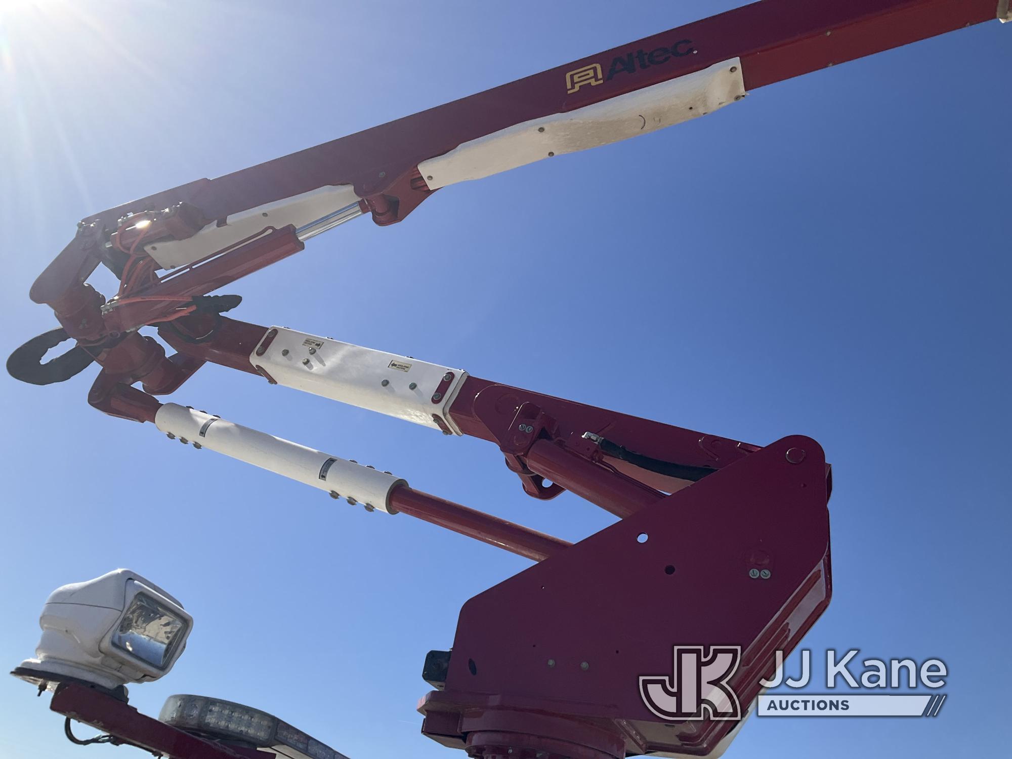 (Kansas City, MO) Altec AT40G, Articulating & Telescopic Bucket mounted behind cab on 2015 RAM 5500