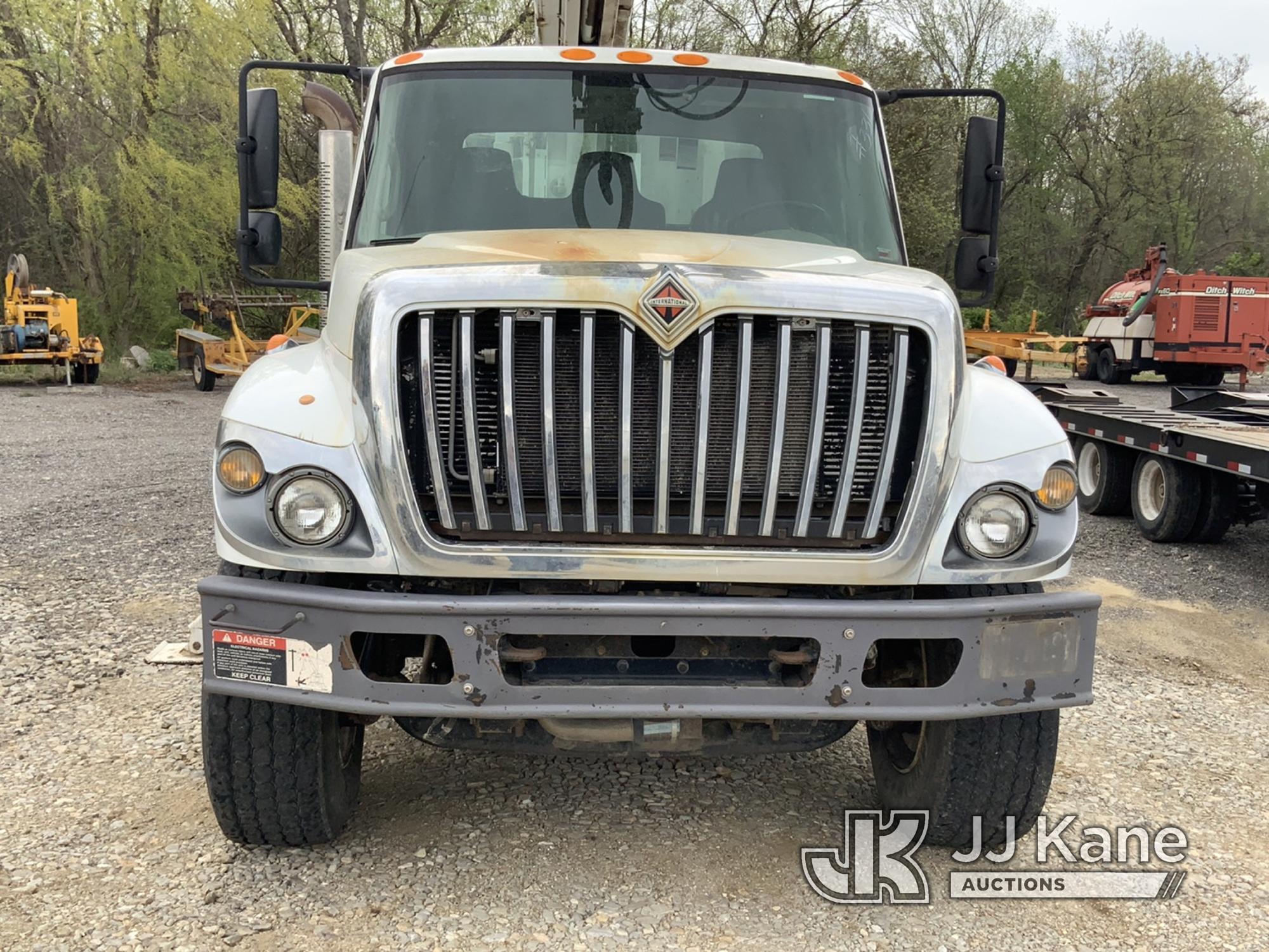 (Tipton, MO) Altec D4065A-TR, Digger Derrick rear mounted on 2008 International 7400 T/A Utility Tru