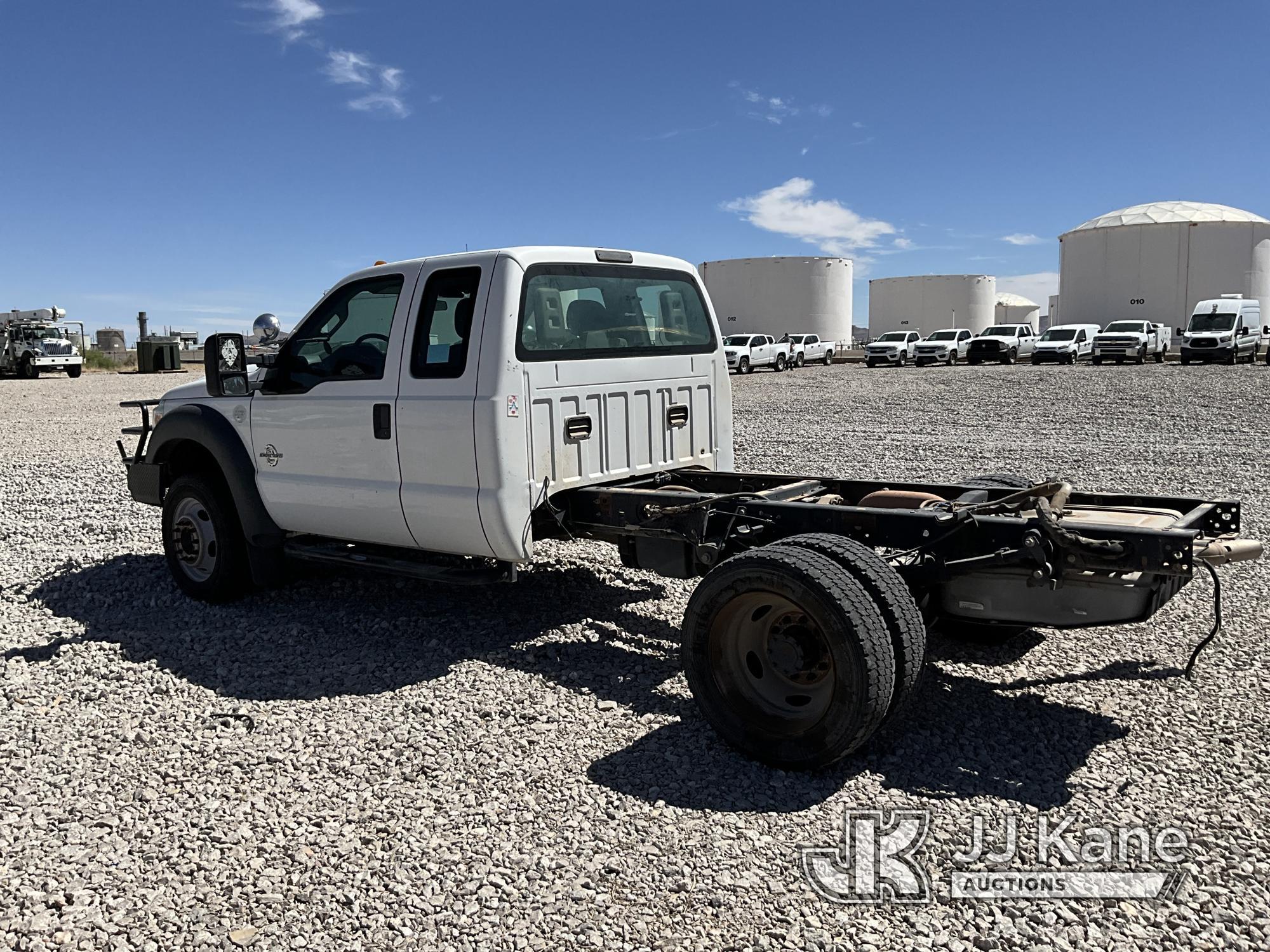 (El Paso, TX) 2015 Ford F550 4x4 Extended-Cab & Chassis Runs and Moves, Check Engine Light On, Engin