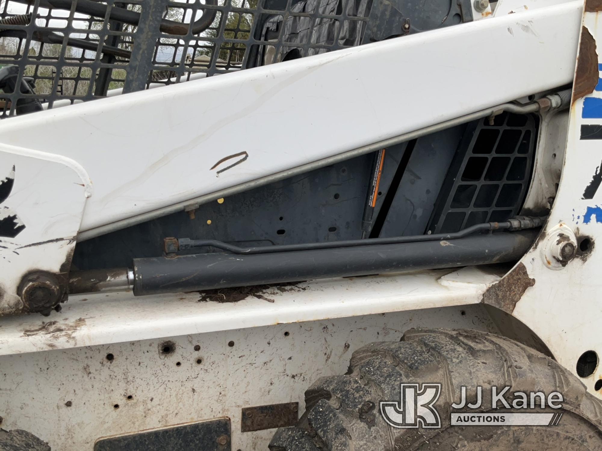 (South Beloit, IL) Bobcat 763 Skid Steer Loader Runs, Moves, Operates, Oil Leak coming from sensor-s