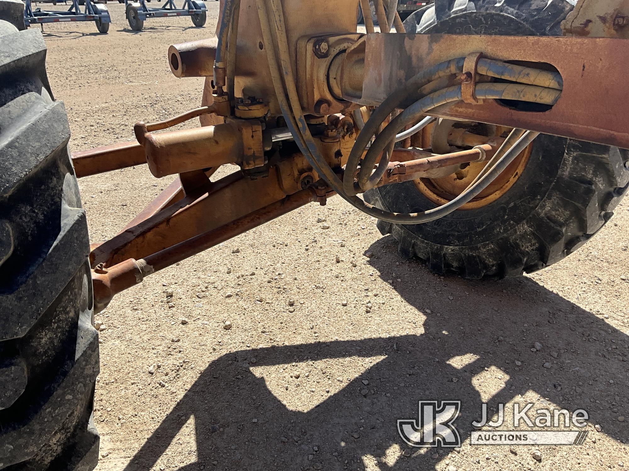 (San Angelo, TX) 1972 Caterpillar 14H Motor Grader Runs, Moves And Operates, Paint/Rust/Body Damage,