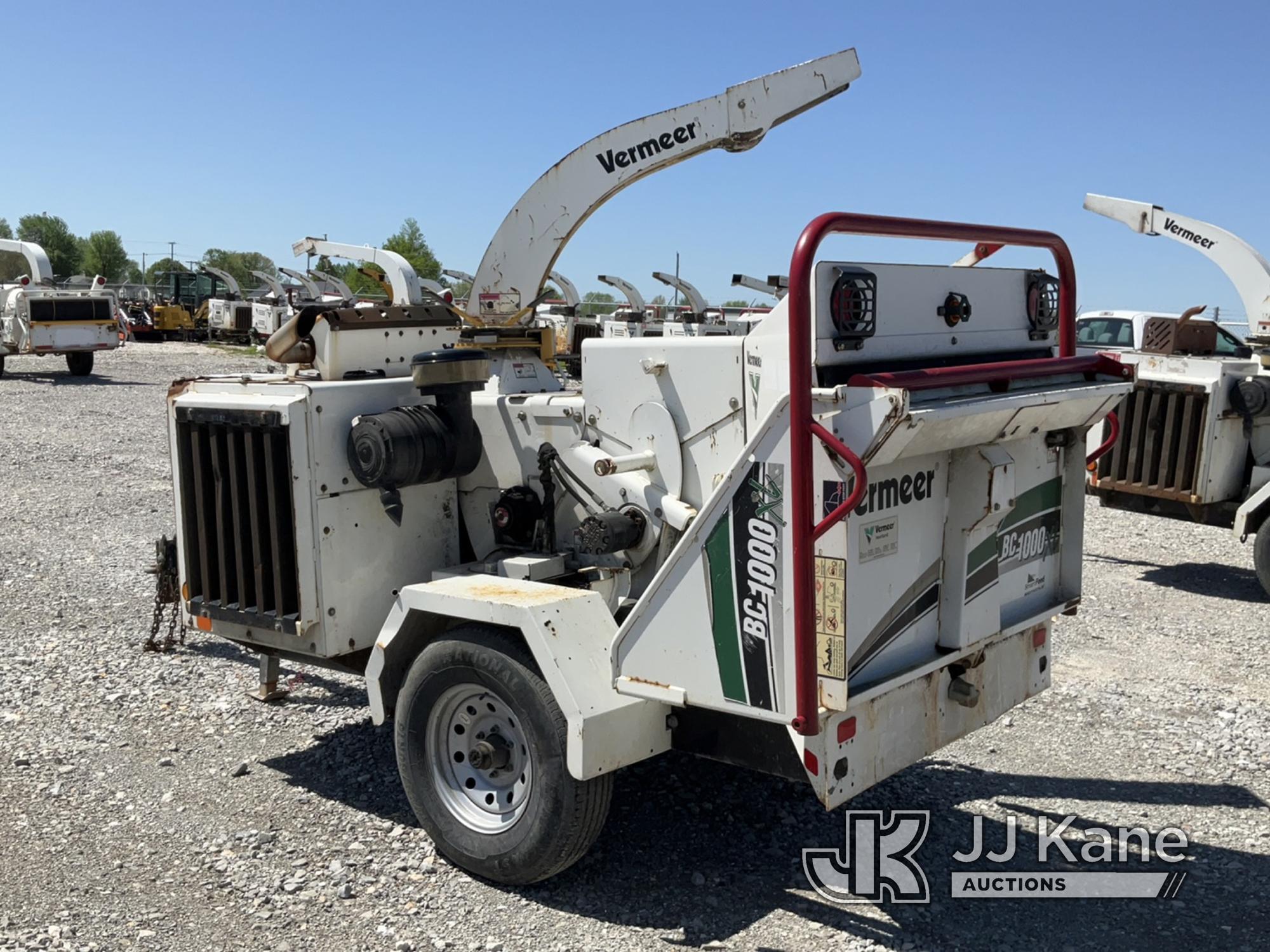 (Hawk Point, MO) 2015 Vermeer BC1000XL Chipper (12in Drum) No Title) (Runs & Operates) (Rust & Body