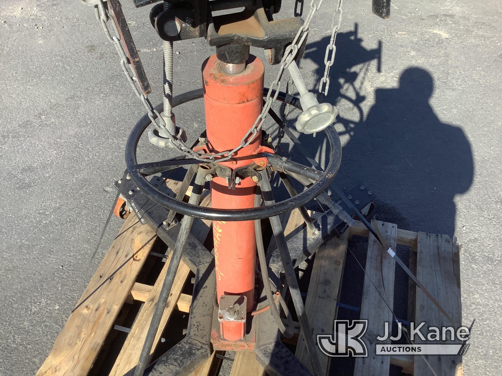 (Jurupa Valley, CA) 1 Transmission Jack (Used) NOTE: This unit is being sold AS IS/WHERE IS via Time
