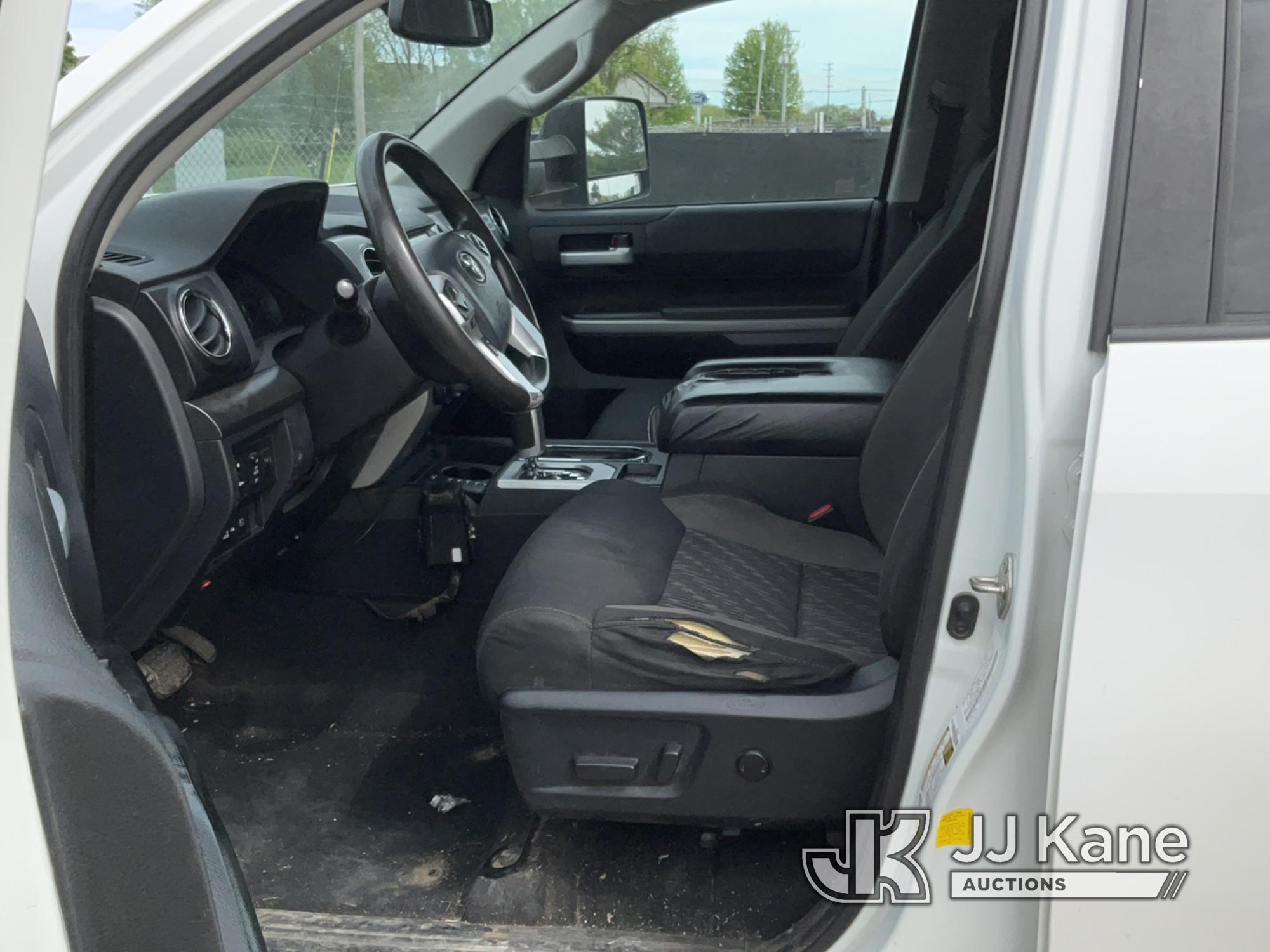 (Charlotte, MI) 2019 Toyota Tundra 4x4 Crew-Cab Pickup Truck Runs & Moves) (Jump To Start, Maintenan