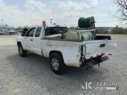 (Fort Wayne, IN) 2019 Toyota Tacoma 4x4 Extended-Cab Pickup Truck Runs & Moves) (Wrecked