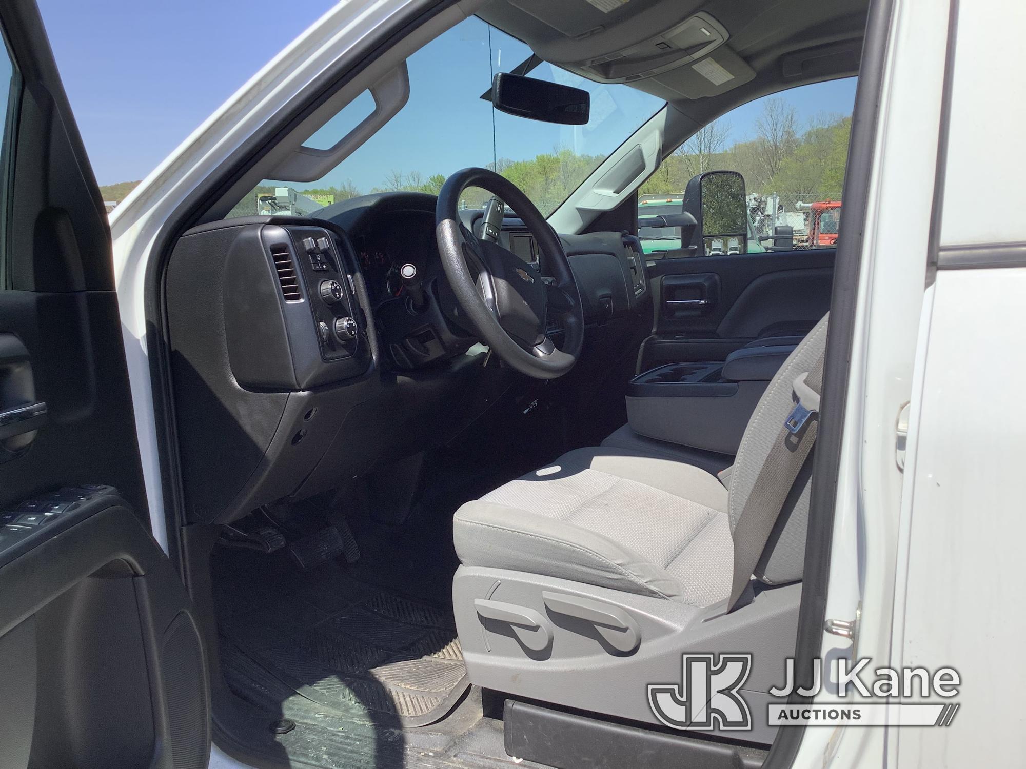 (Smock, PA) 2015 Chevrolet Silverado 3500HD 4x4 Crew-Cab Pickup Truck Runs & Moves, Missing Tailgate