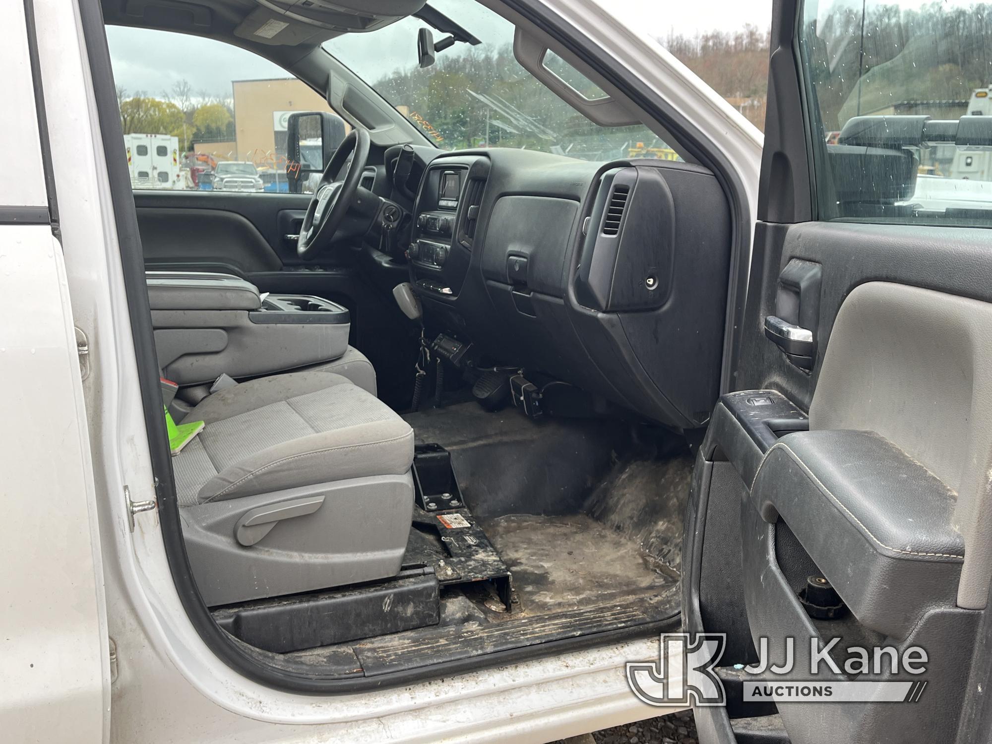 (Smock, PA) 2015 GMC Sierra 2500HD 4x4 Extended-Cab Pickup Truck Title Delay) (Runs & Moves, Rust &