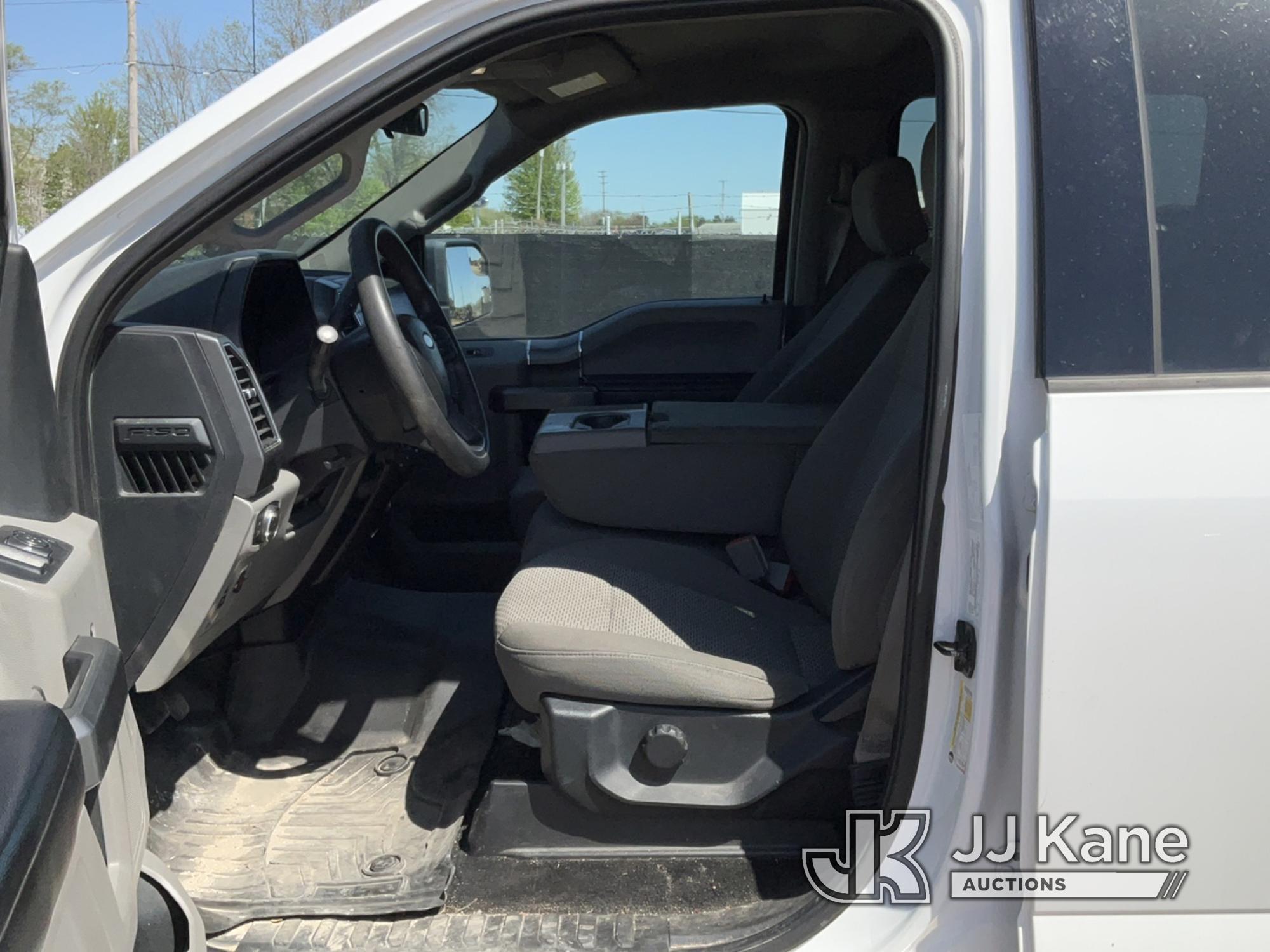 (Charlotte, MI) 2018 Ford F150 4x4 Crew-Cab Pickup Truck Runs, Moves