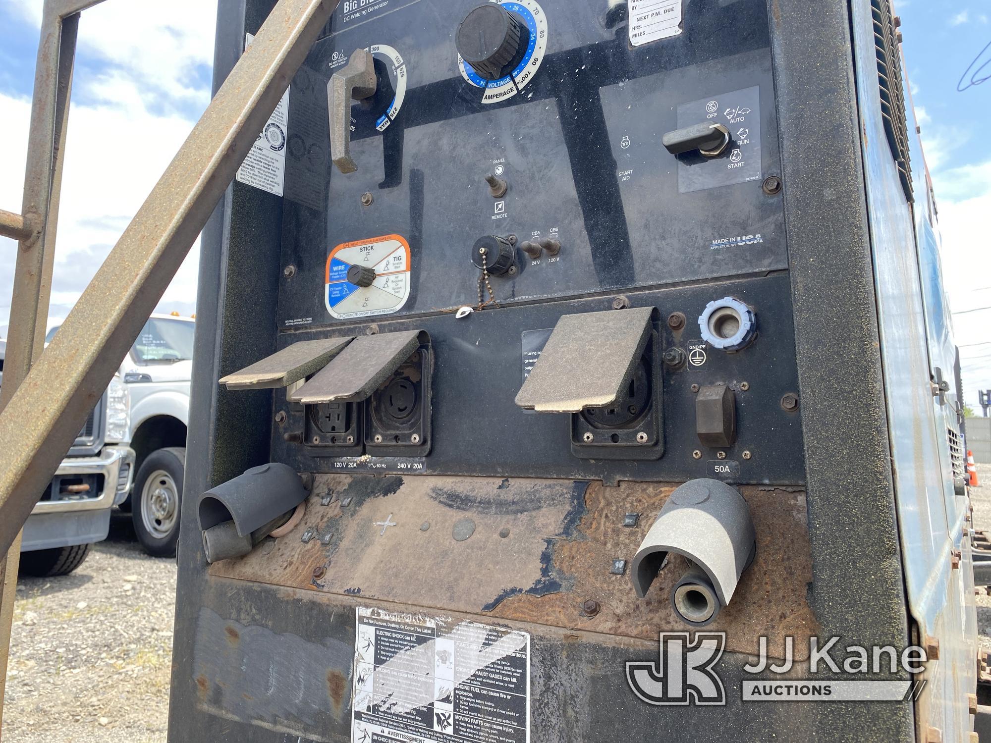 (Plymouth Meeting, PA) Miller Big Blue 500D Welder/Generator Not Running, Condition Unknown, Tires O