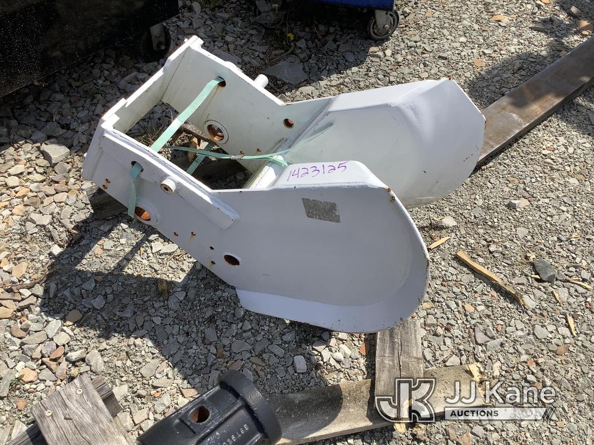 (Smock, PA) Altec Digger Derrick Boom Tip Flares Condition Unknown