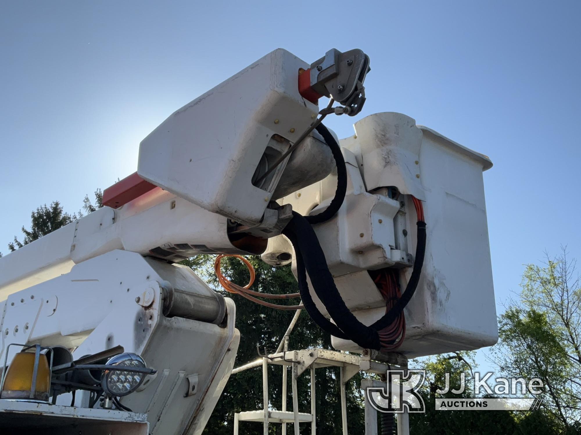 (Chester Springs, PA) Altec A55-OC, Material Handling Bucket Truck mounted on 2008 Freightliner M2 1