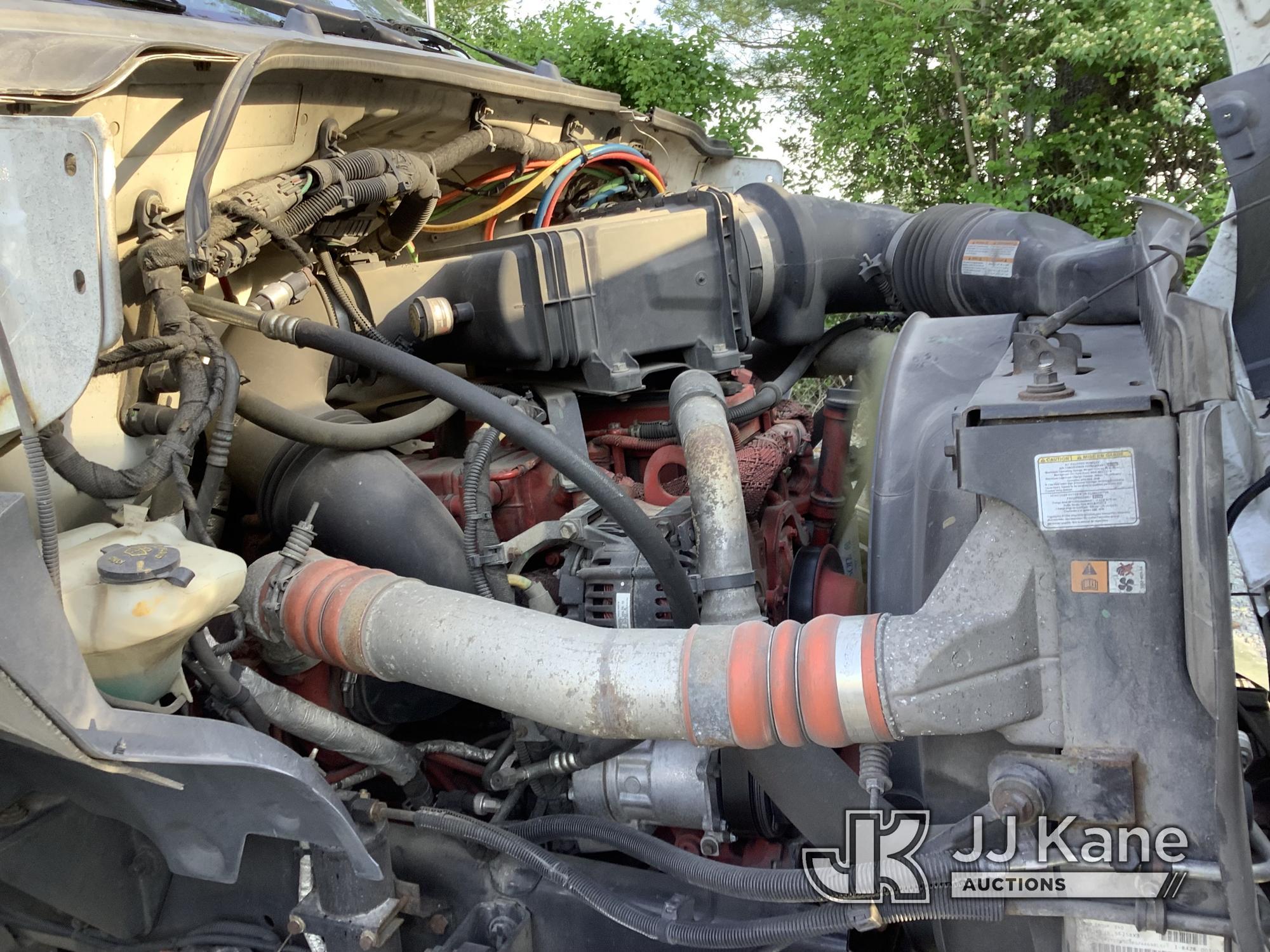 (Frederick, MD) Altec T40P, Articulating & Telescopic Bucket mounted on 2015 Ford F750 Service Truck