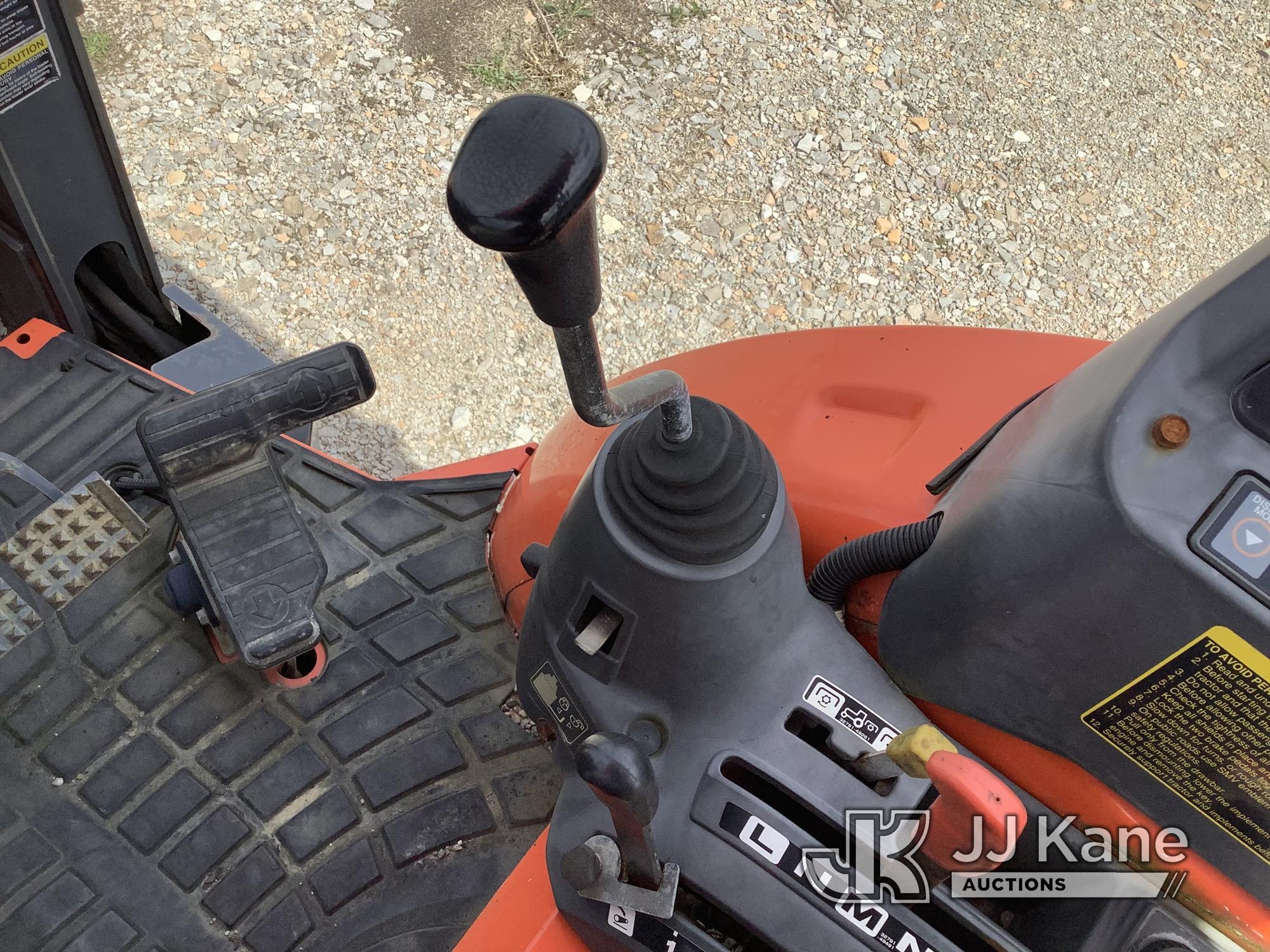 (Smock, PA) 2015 Kubota L45 Mini Tractor Loader Backhoe Runs, Moves & Operates