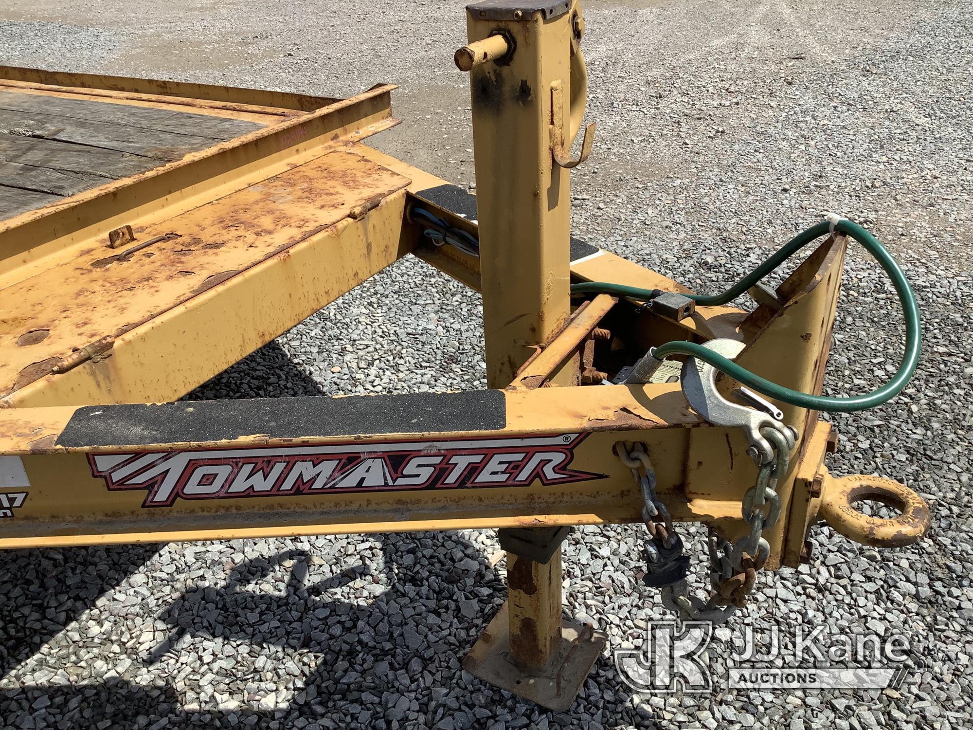 (Smock, PA) 2019 Monroe Towmaster 12D T/A Tagalong Equipment Trailer Rust Damage
