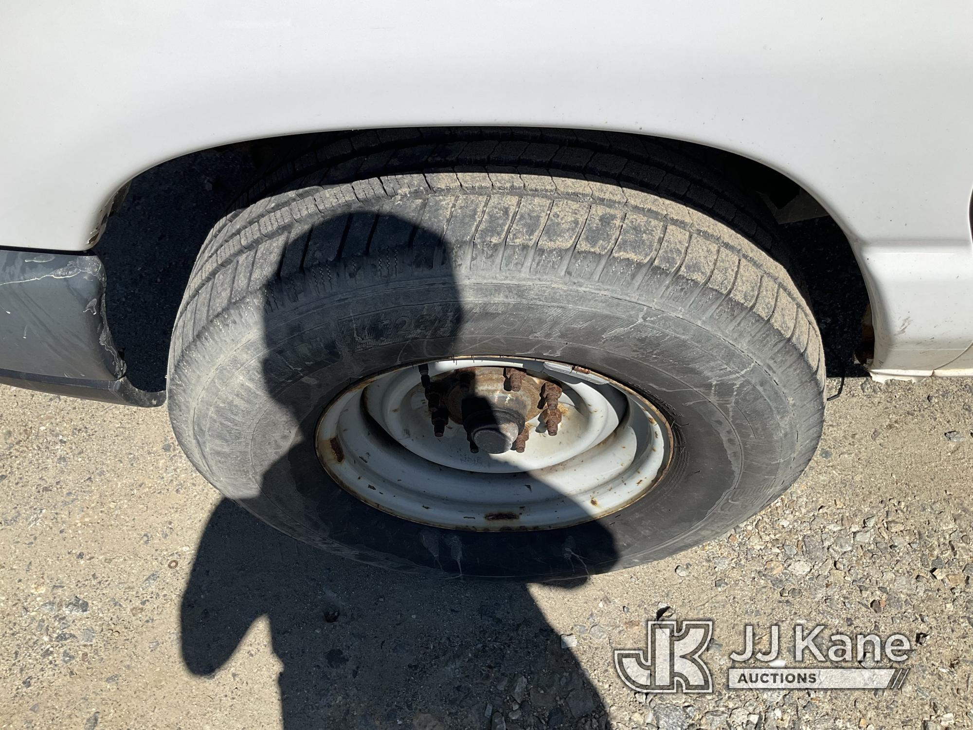 (Shrewsbury, MA) Altec AT200A, Telescopic Non-Insulated Bucket Van mounted behind cab on 2017 Ford E