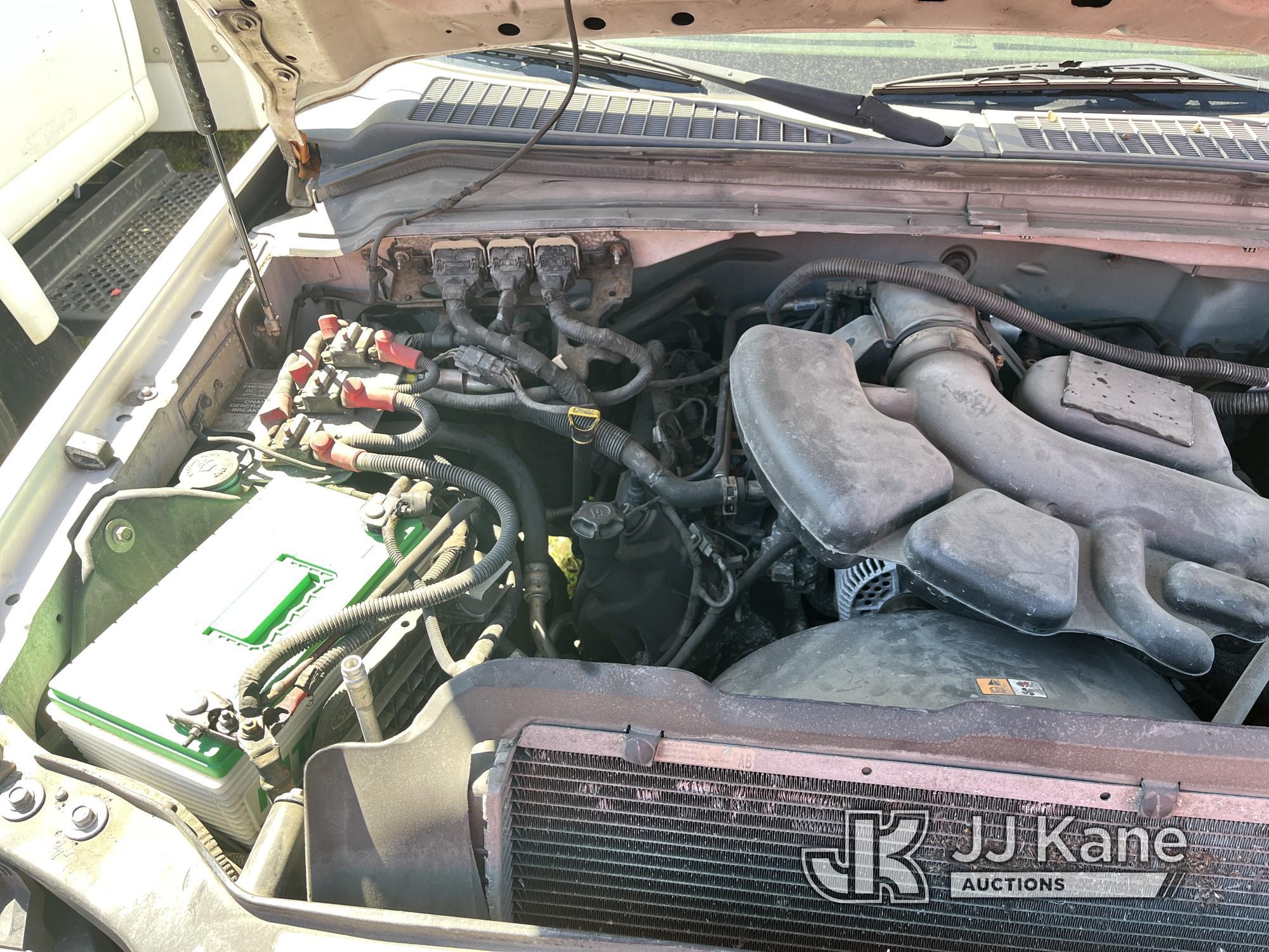 (Bellport, NY) Altec AT200, Telescopic Non-Insulated Bucket Truck mounted on 2008 Ford F350 Service