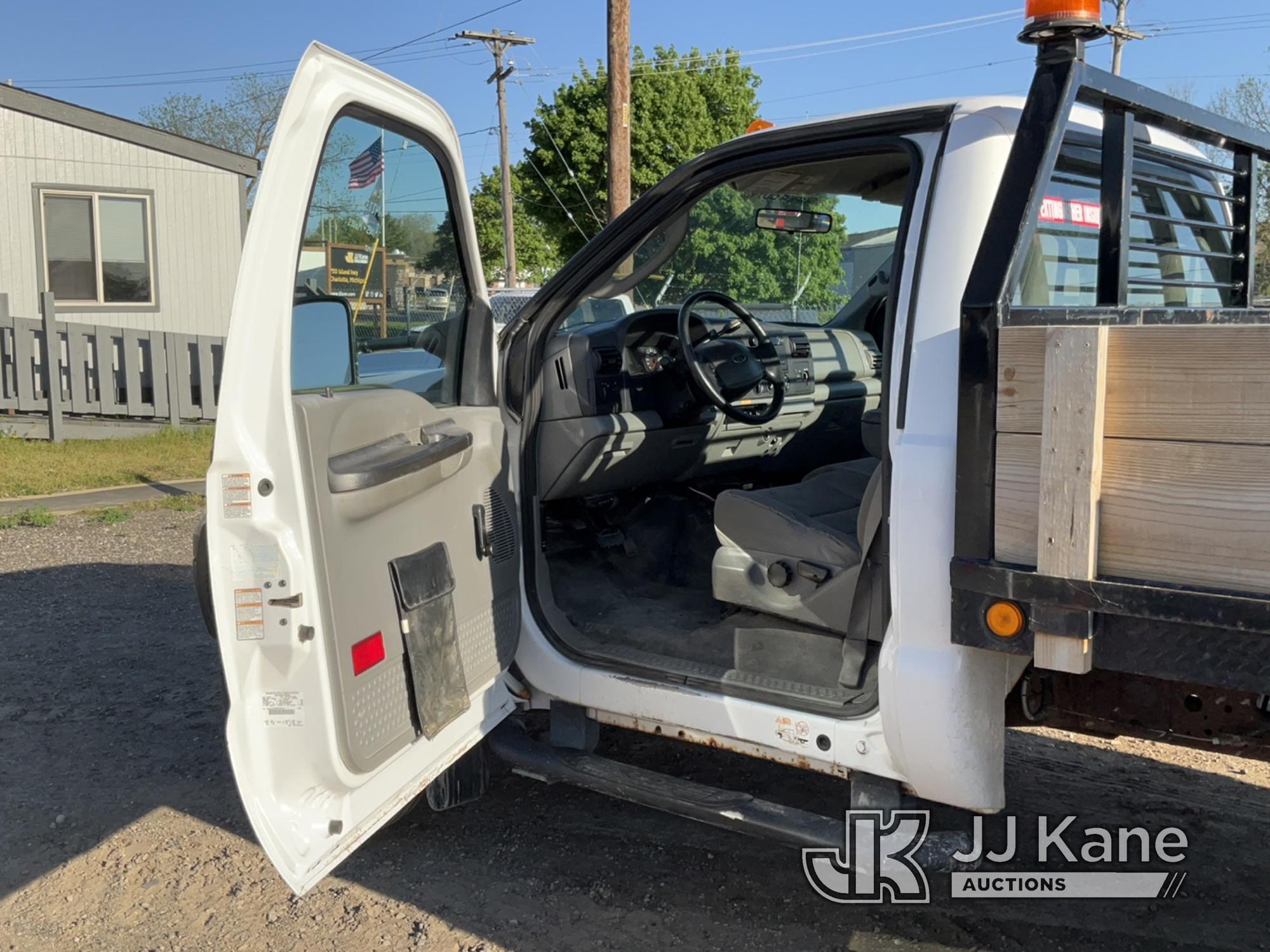 (Charlotte, MI) 2005 Ford F550 Flatbed Truck Runs, Moves, Rust