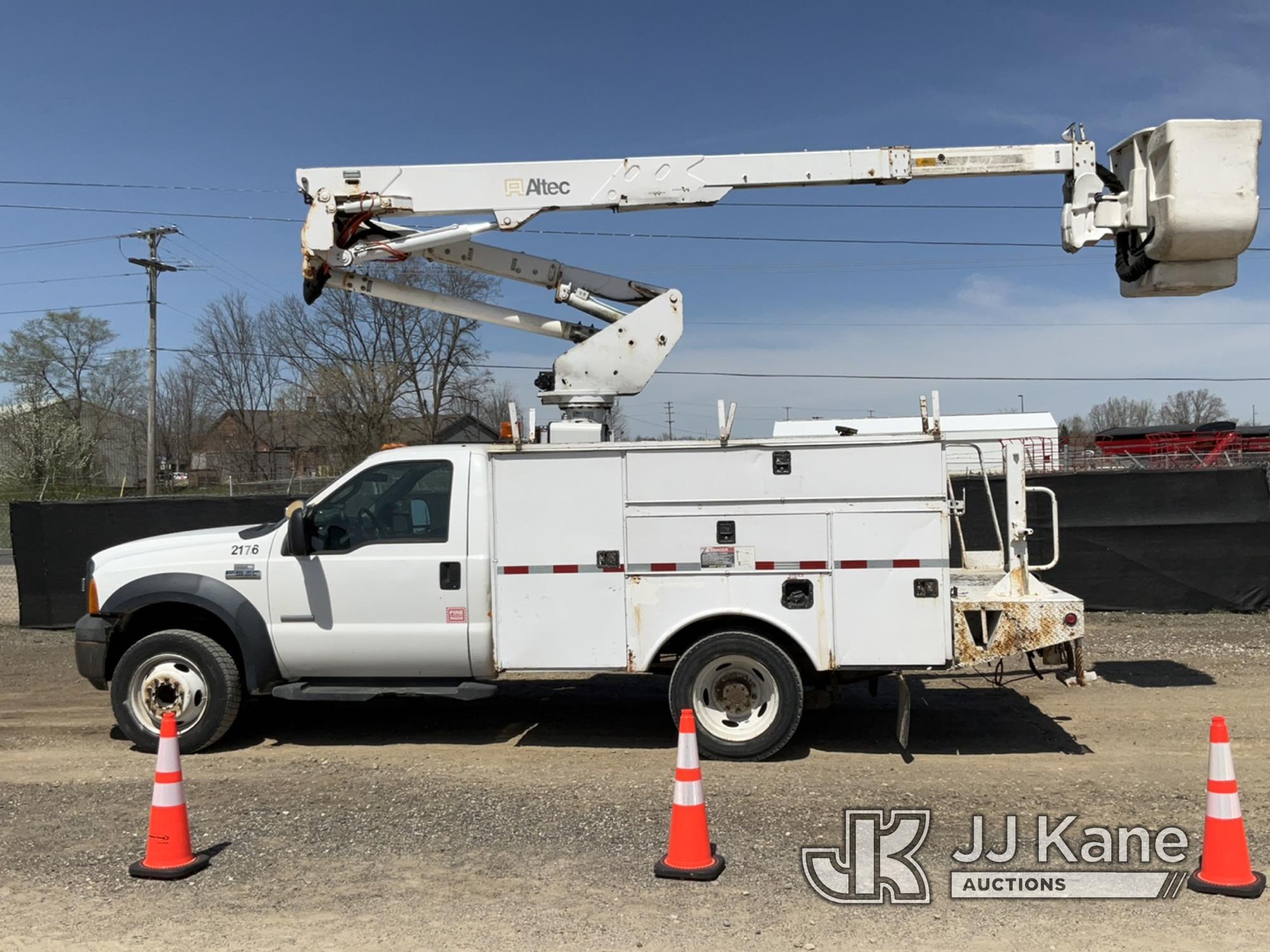 (Charlotte, MI) Altec AT37G, Articulating & Telescopic Bucket Truck mounted behind cab on 2006 Ford