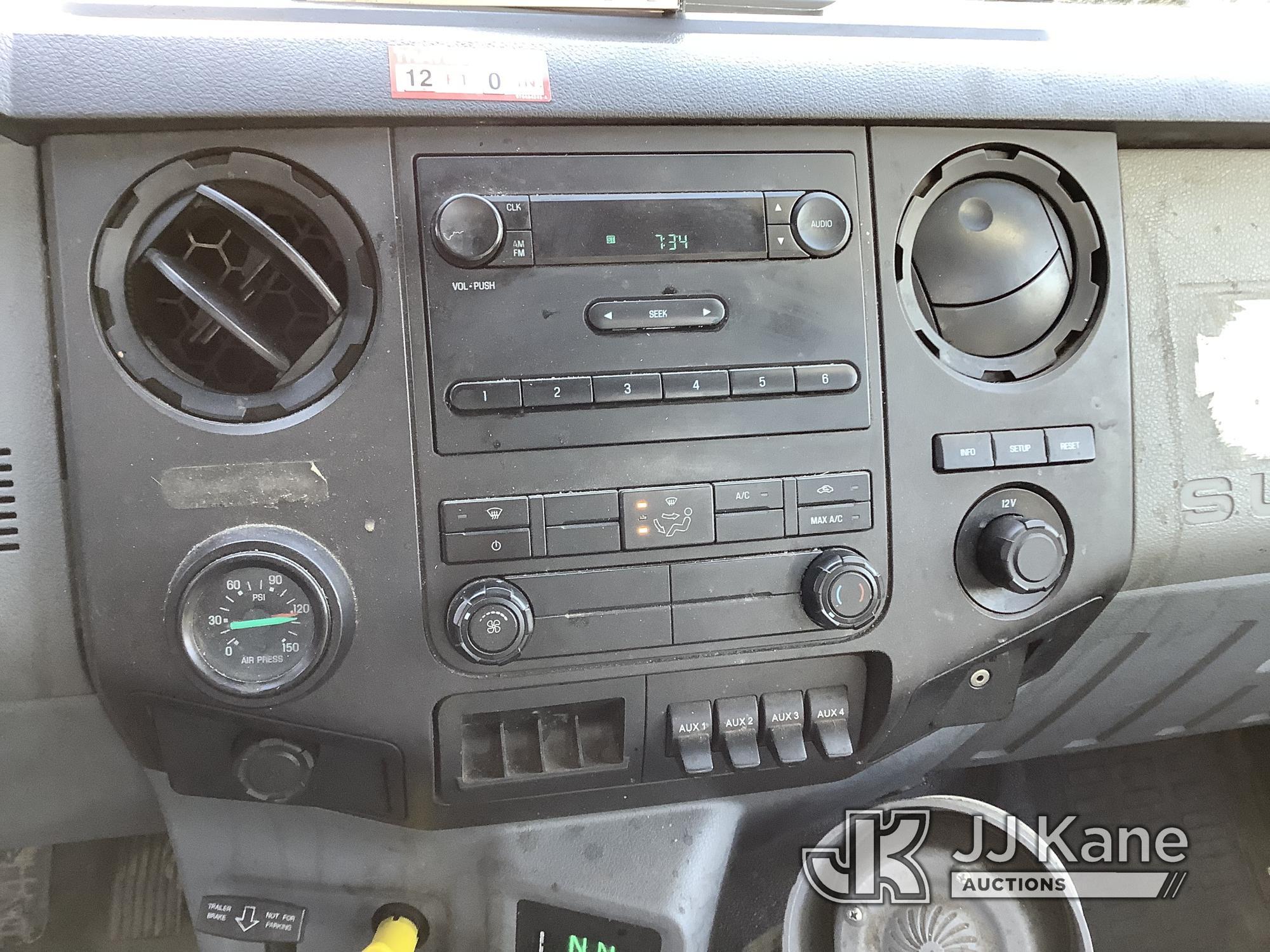 (Frederick, MD) Altec T40P, Articulating & Telescopic Bucket mounted on 2015 Ford F750 Service Truck