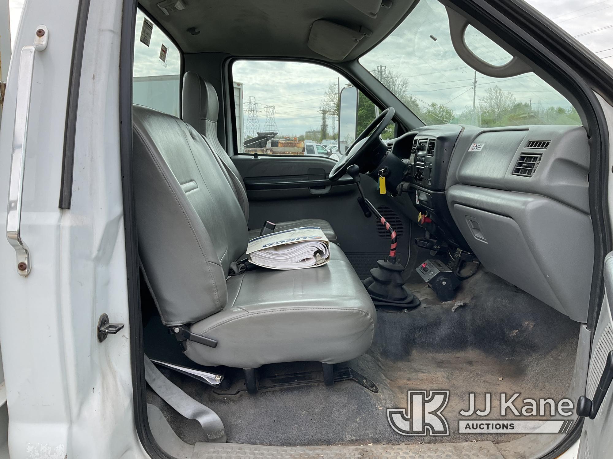 (Plymouth Meeting, PA) Terex/HiRanger HRX55-MH, Material Handling Bucket Truck rear mounted on 2007