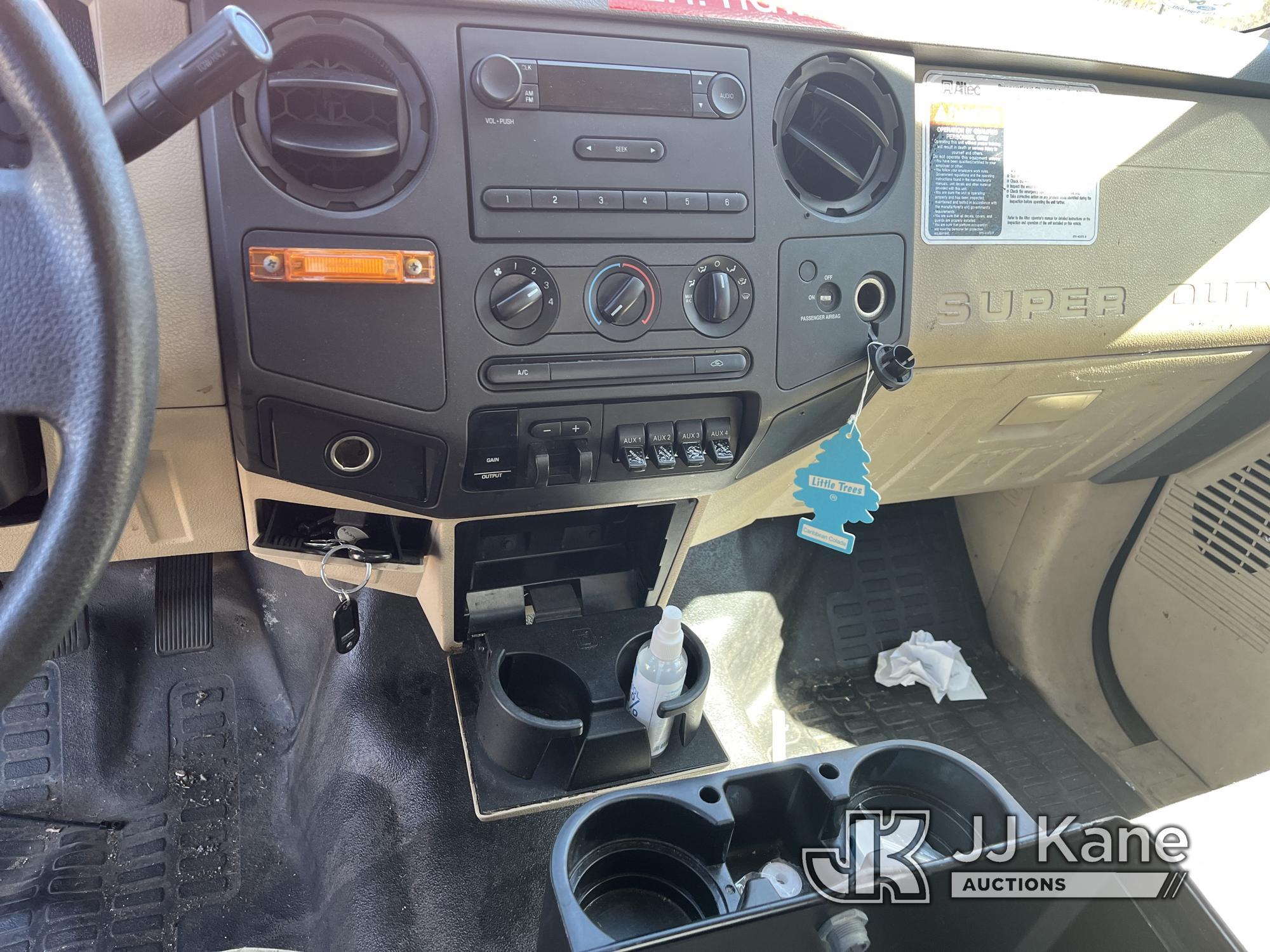 (Bellport, NY) Altec AT200, Telescopic Non-Insulated Bucket Truck mounted on 2008 Ford F350 Service