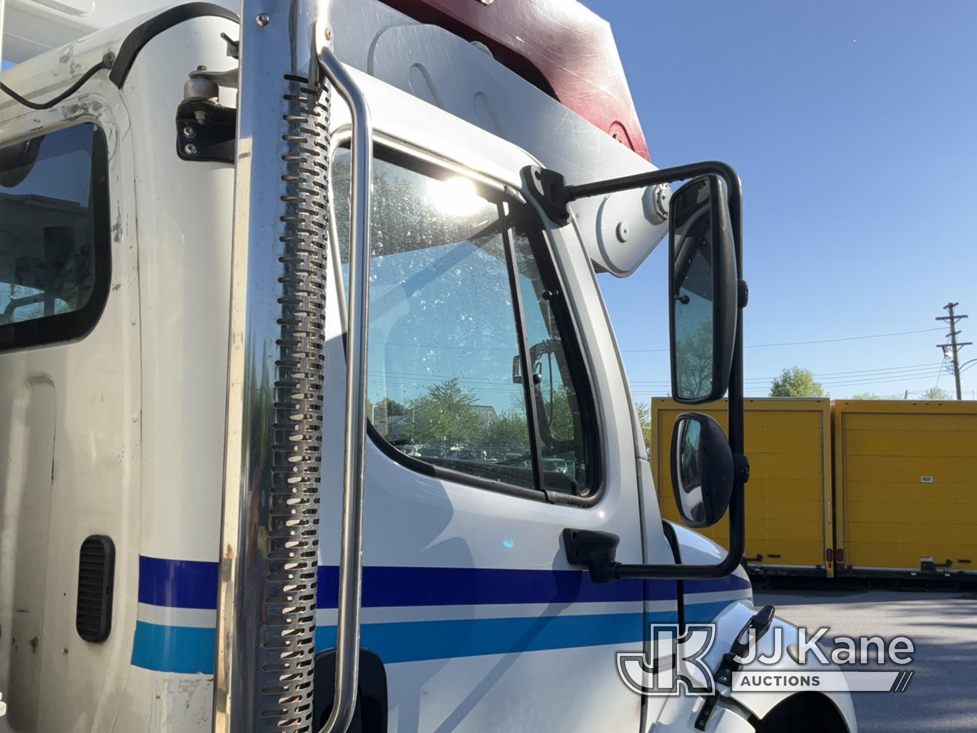 (Chester Springs, PA) Altec A55-OC, Material Handling Bucket Truck mounted on 2008 Freightliner M2 1