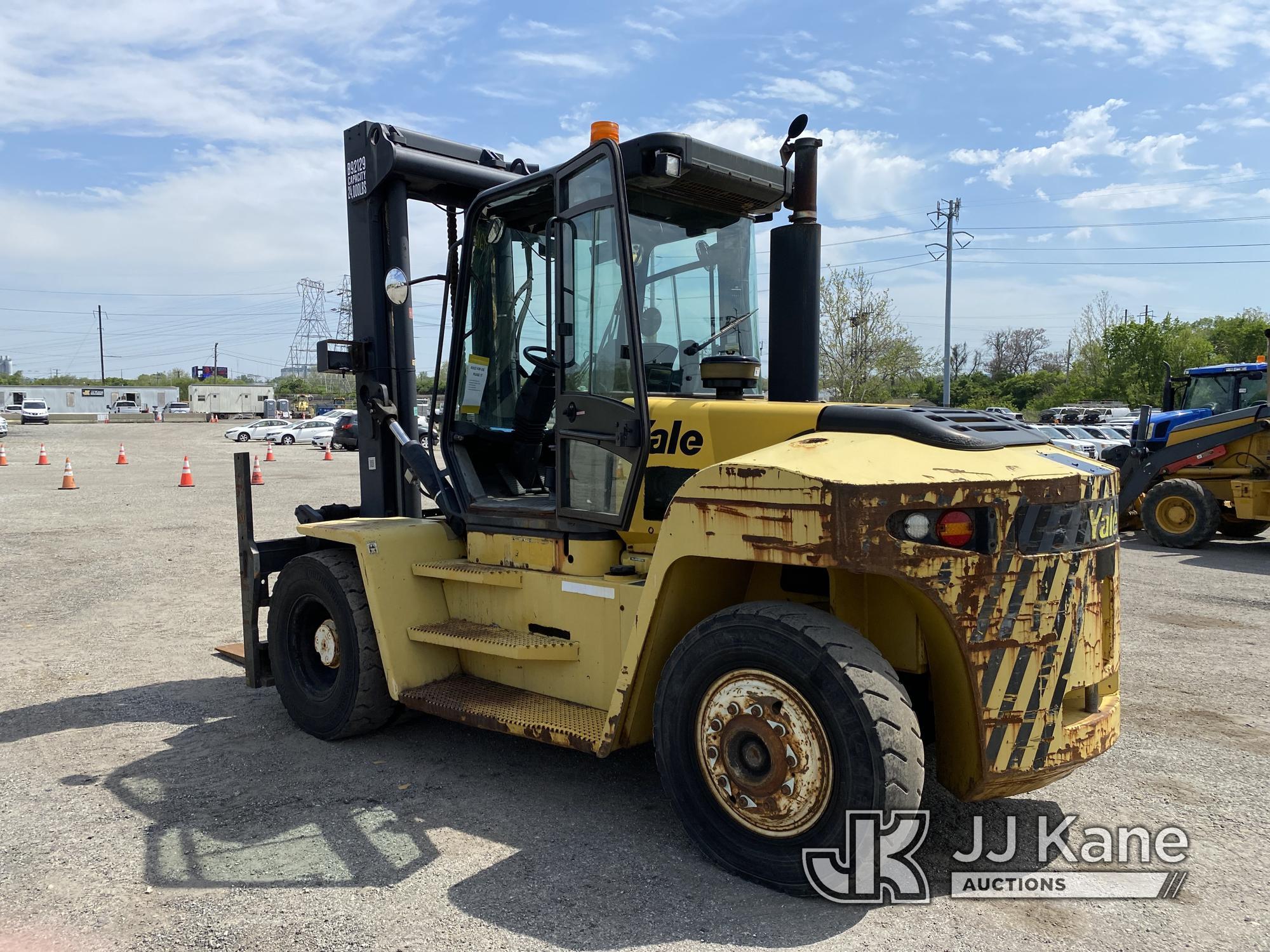 (Plymouth Meeting, PA) Yale GDP250DBECCV143 Pneumatic Tired Forklift Runs & Moves, Not Charging