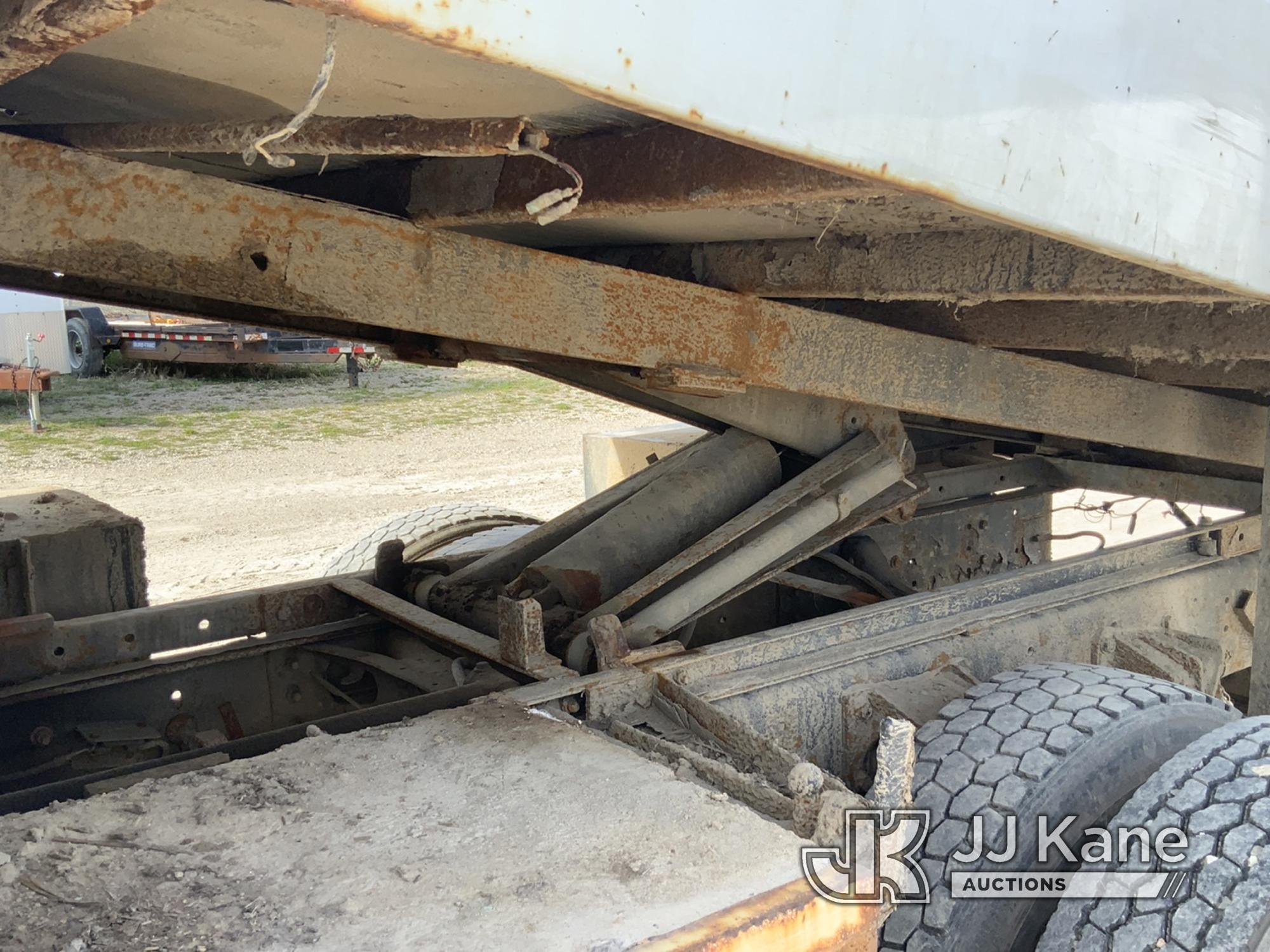 (Charlotte, MI) 2011 Ford F750 Chipper Dump Truck Runs, Moves, Dump Operates, Service Engine Light.