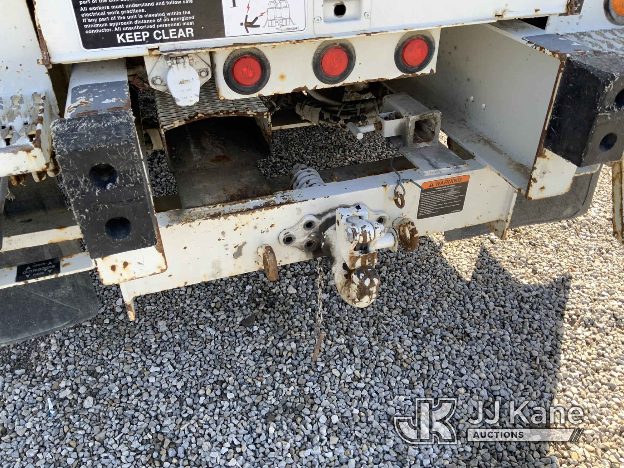 (Fort Wayne, IN) Altec DM47-TR, Digger Derrick rear mounted on 2010 Freightliner M2 106 Utility Truc