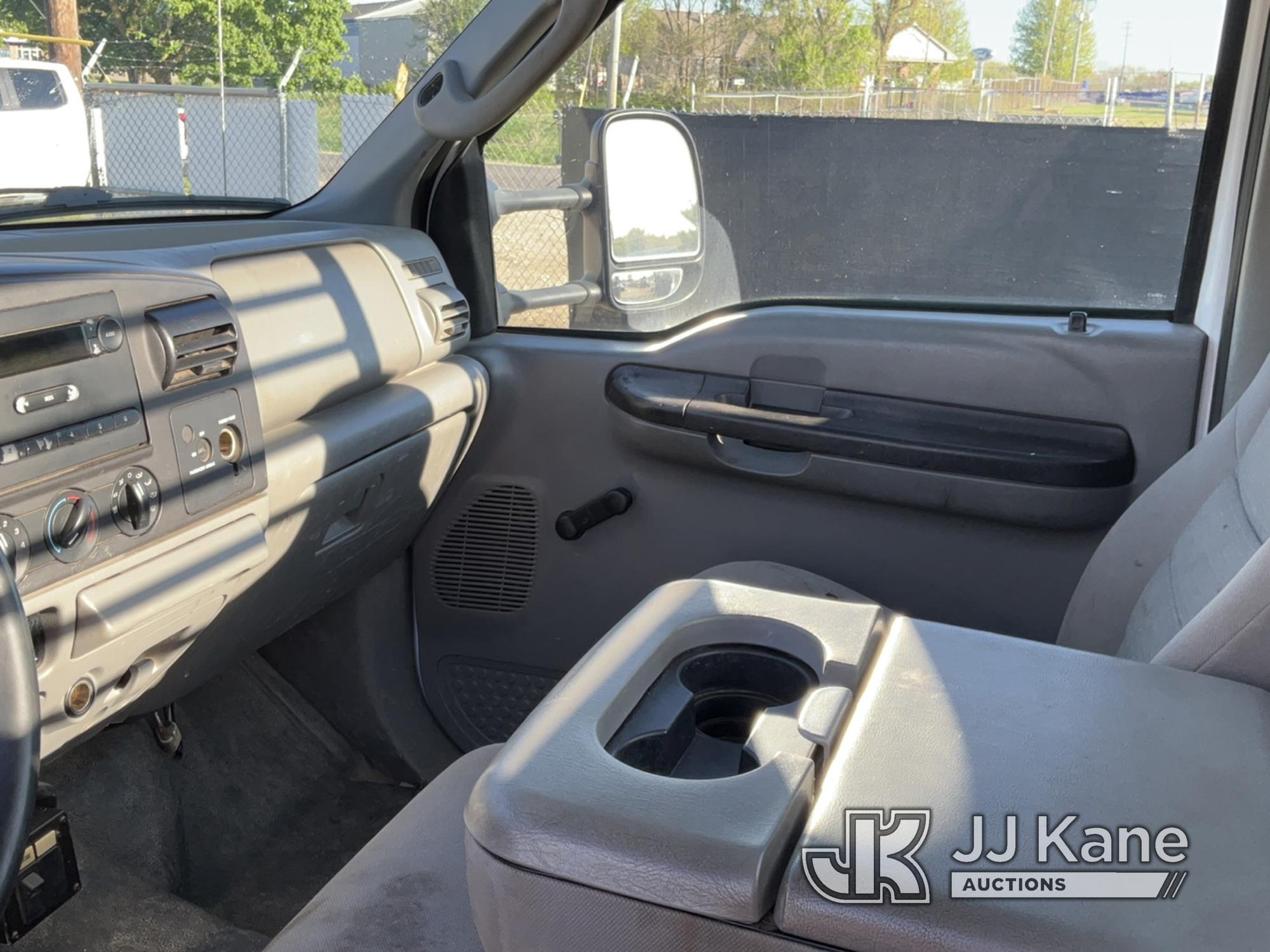 (Charlotte, MI) 2005 Ford F550 Flatbed Truck Runs, Moves, Rust