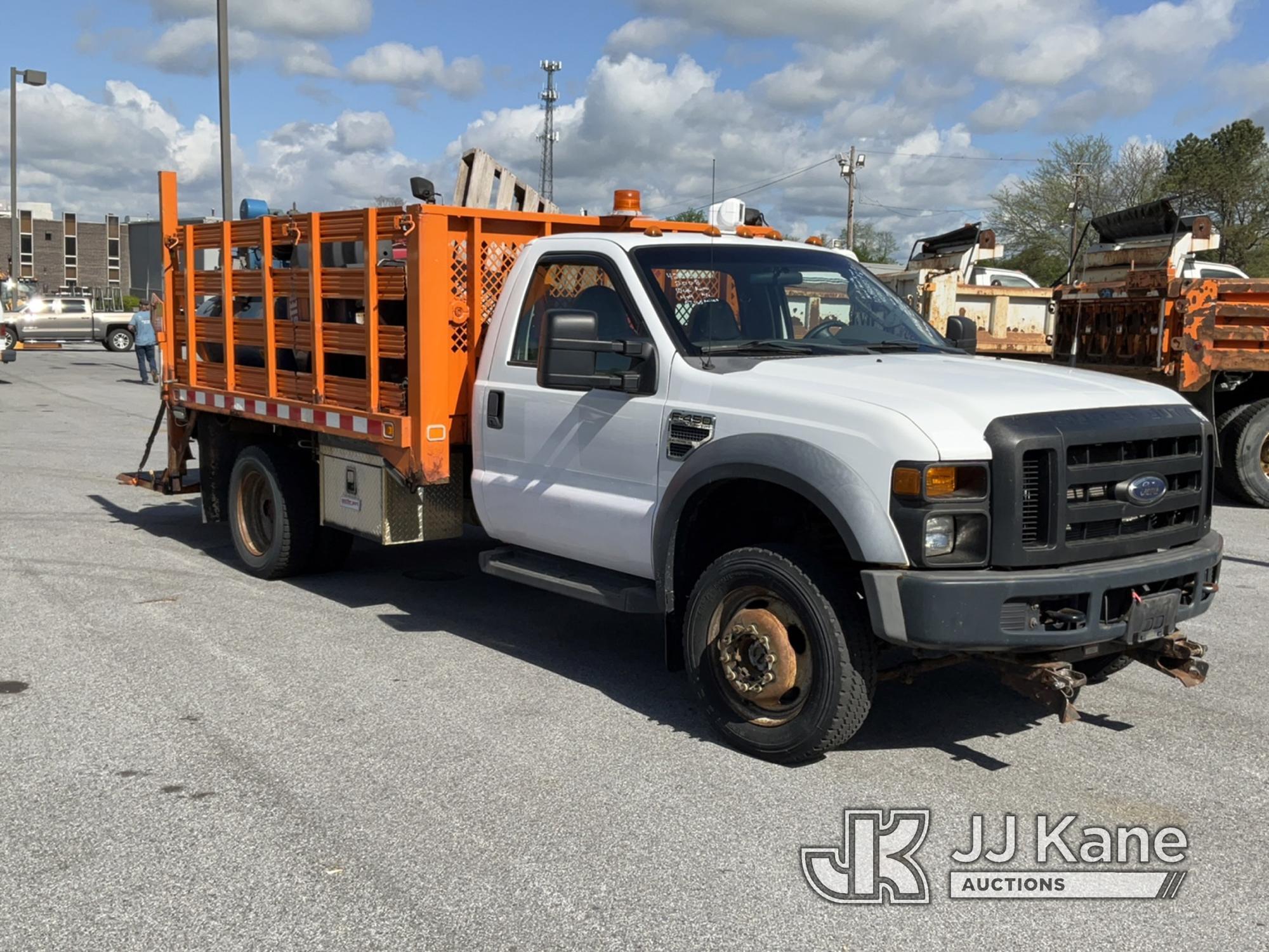 (Chester Springs, PA) 2015 Ford F450 4x4 Flatbed Truck NO BRAKES, Runs & Moves, Engine Light On, Bod