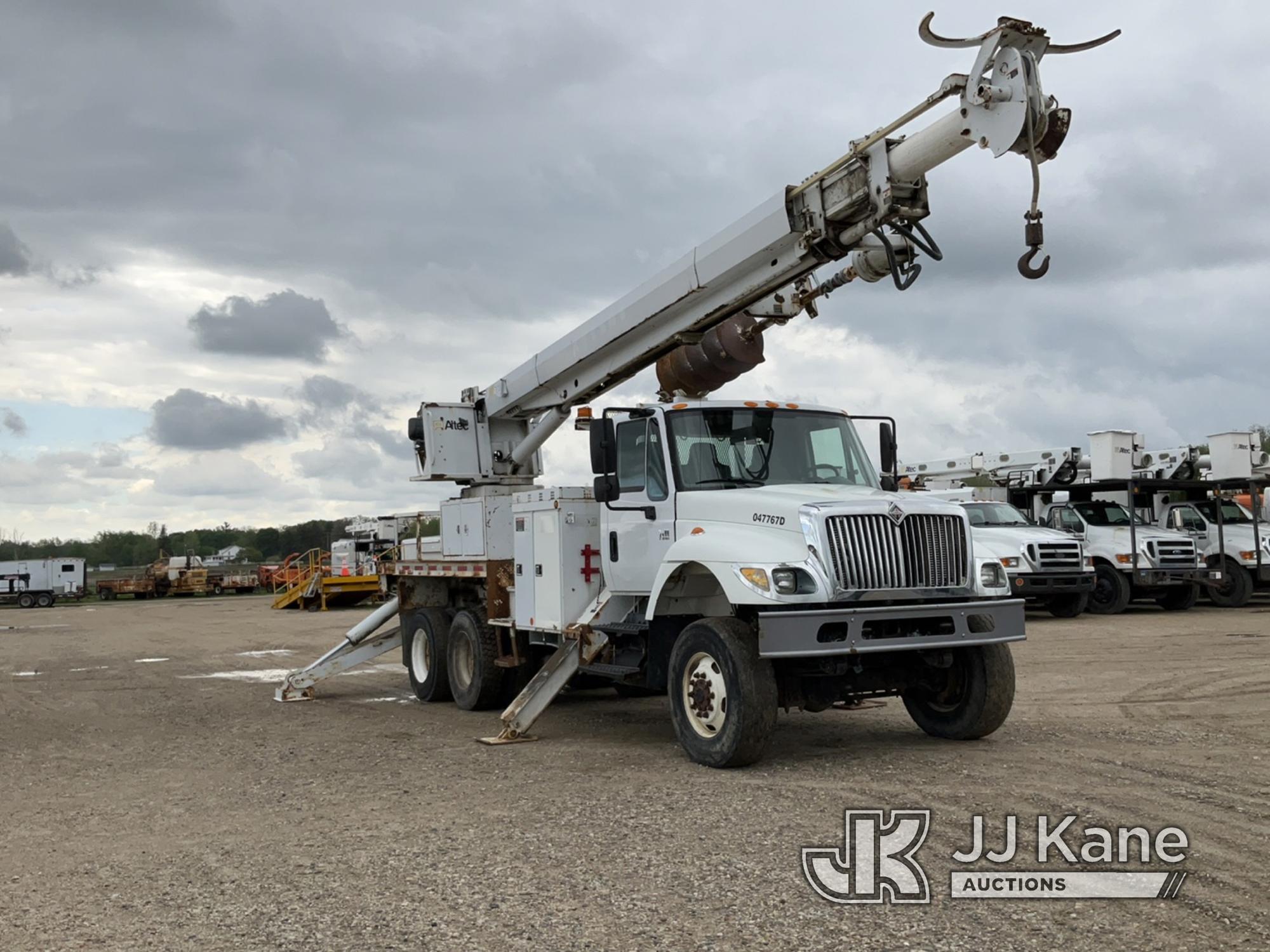 (Charlotte, MI) Altec D3060-TR, Digger Derrick rear mounted on 2004 International 7400 6x6 T/A Utili