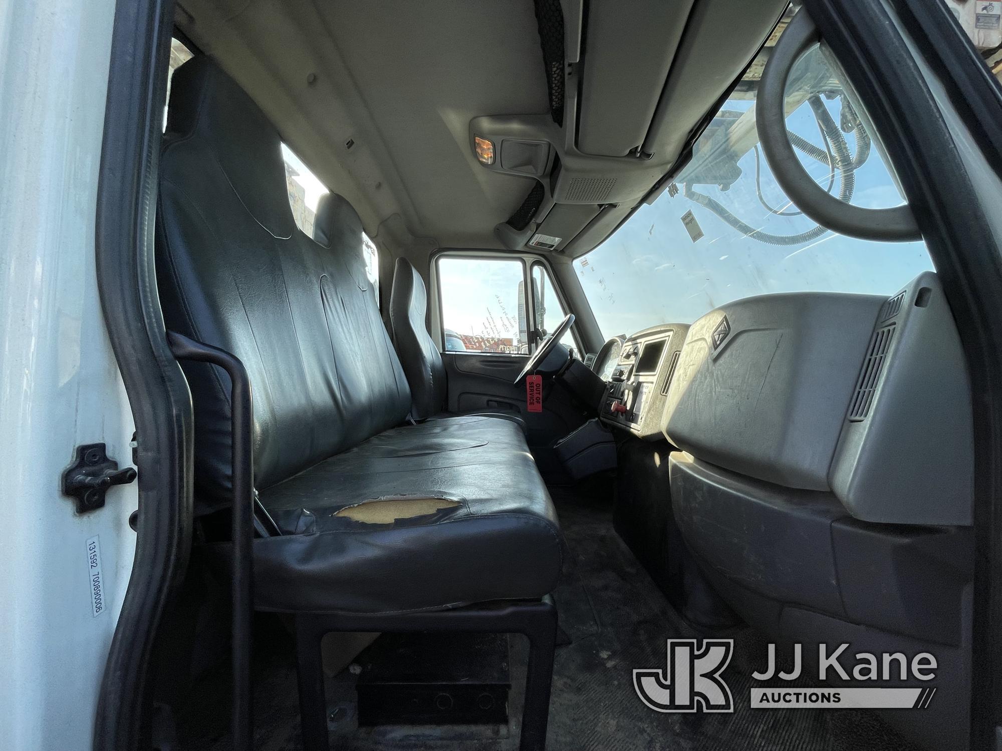 (Plymouth Meeting, PA) Altec DM47-TR, Digger Derrick rear mounted on 2008 International 7300 4x4 Uti