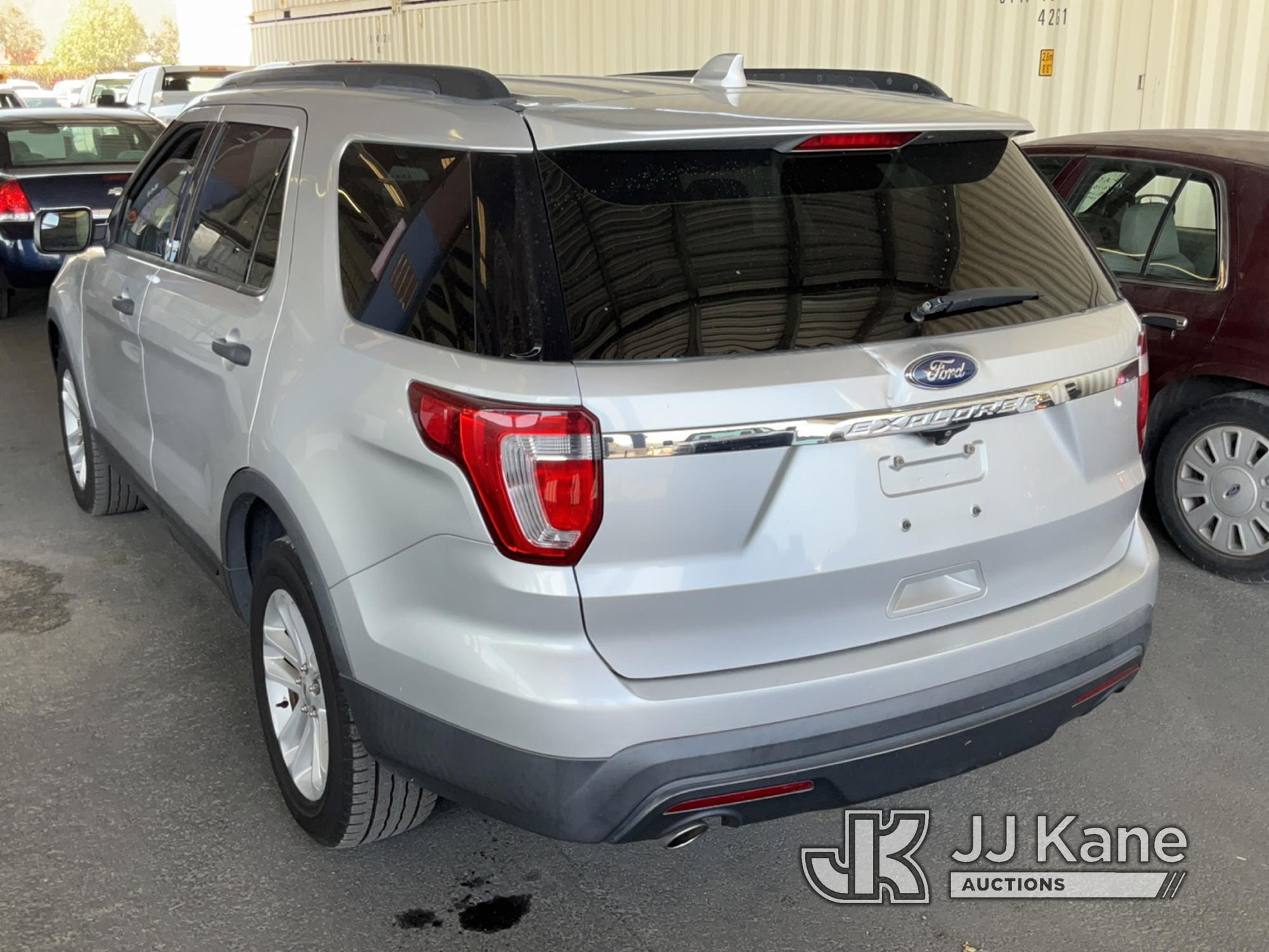 (Jurupa Valley, CA) 2016 Ford Explorer 4-Door Sport Utility Vehicle Runs & Moves, Paint Damage, Body