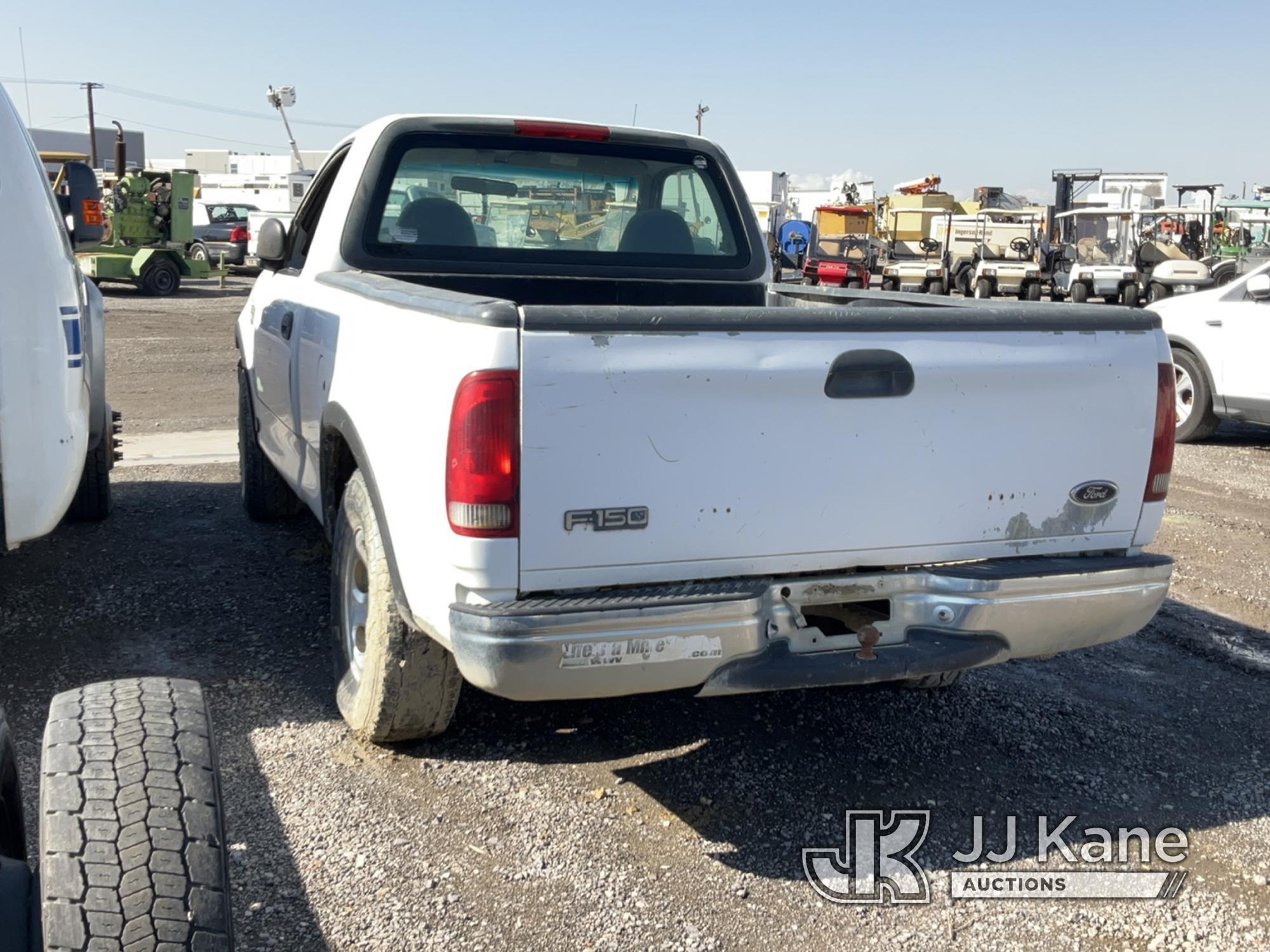 (Jurupa Valley, CA) 1999 Ford F150 4x4 Pickup Truck Not Running, Paint Damage, True Mileage Unknown