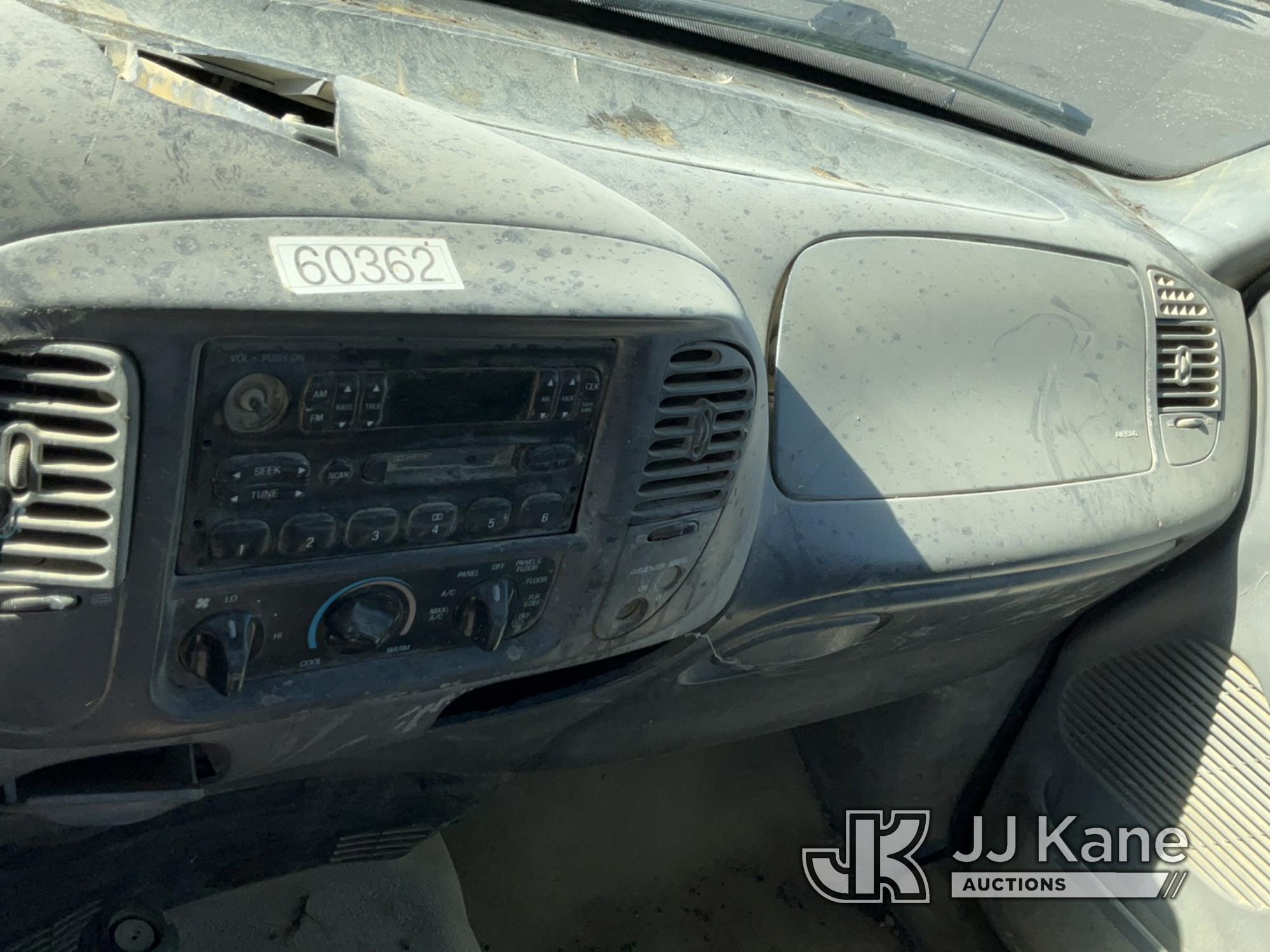 (Jurupa Valley, CA) 1999 Ford F150 4x4 Pickup Truck Not Running, Paint Damage, True Mileage Unknown