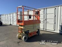 2016 Self-Propelled Scissor Lift Runs & Does Not Move) (Steer Wheels Not Operating Properly,