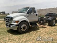 2006 Ford F650 Cab & Chassis Runs & Moves) (Trans Shifts Rough, ABS Light On, Cracked Windshield, Cr