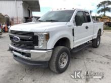 (Ocala, FL) 2019 Ford F350 Extended-Cab Pickup Truck Runs & Moves) (Missing Taillights and Driver Si