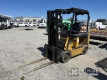 2007 Caterpillar E6000 Solid Tired Forklift Not Running, No Batteries, No Key) (Operating Condition 