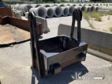 (1) Split Bucket NOTE: This unit is being sold AS IS/WHERE IS via Timed Auction and is located in Ka