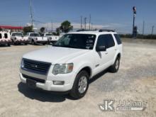 2008 Ford Explorer 4-Door Sport Utility Vehicle Runs & Moves) ( Paint Damage, Windshield Chipped