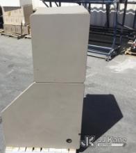 (Jurupa Valley, CA) 1 Office Desk (Used) NOTE: This unit is being sold AS IS/WHERE IS via Timed Auct