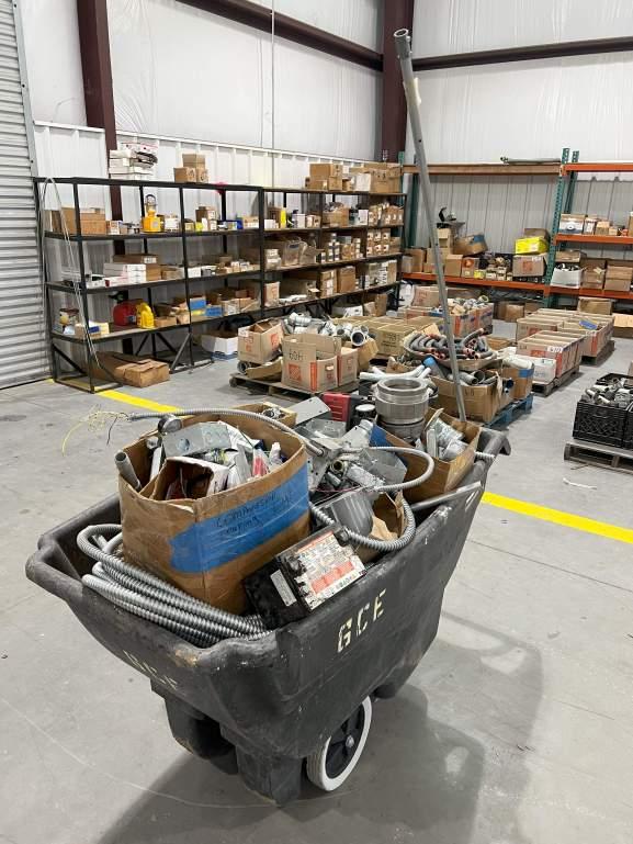 RUBBERMAID TRASH CART WITH ASSORTED ELECTRICAL PARTS