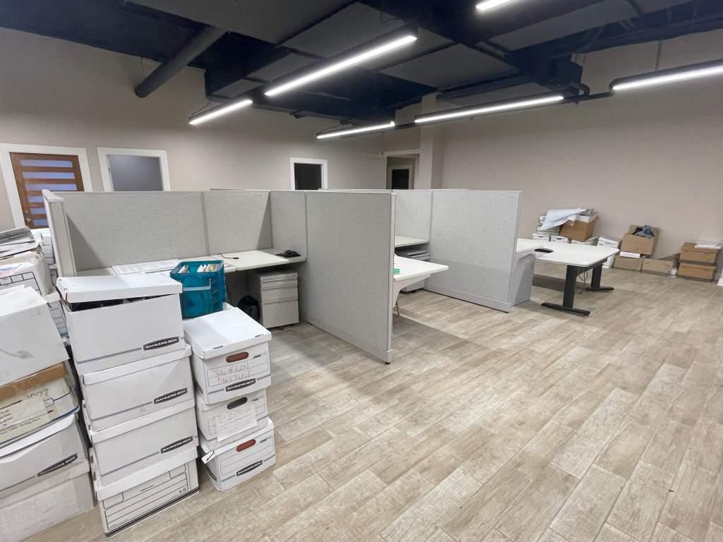 6-BAY CUBICLE WITH FILE CABINETS; WOODEN DESK; WOODEN LATERAL FILE; METAL LATERAL FILE; WEN 36X24 SE