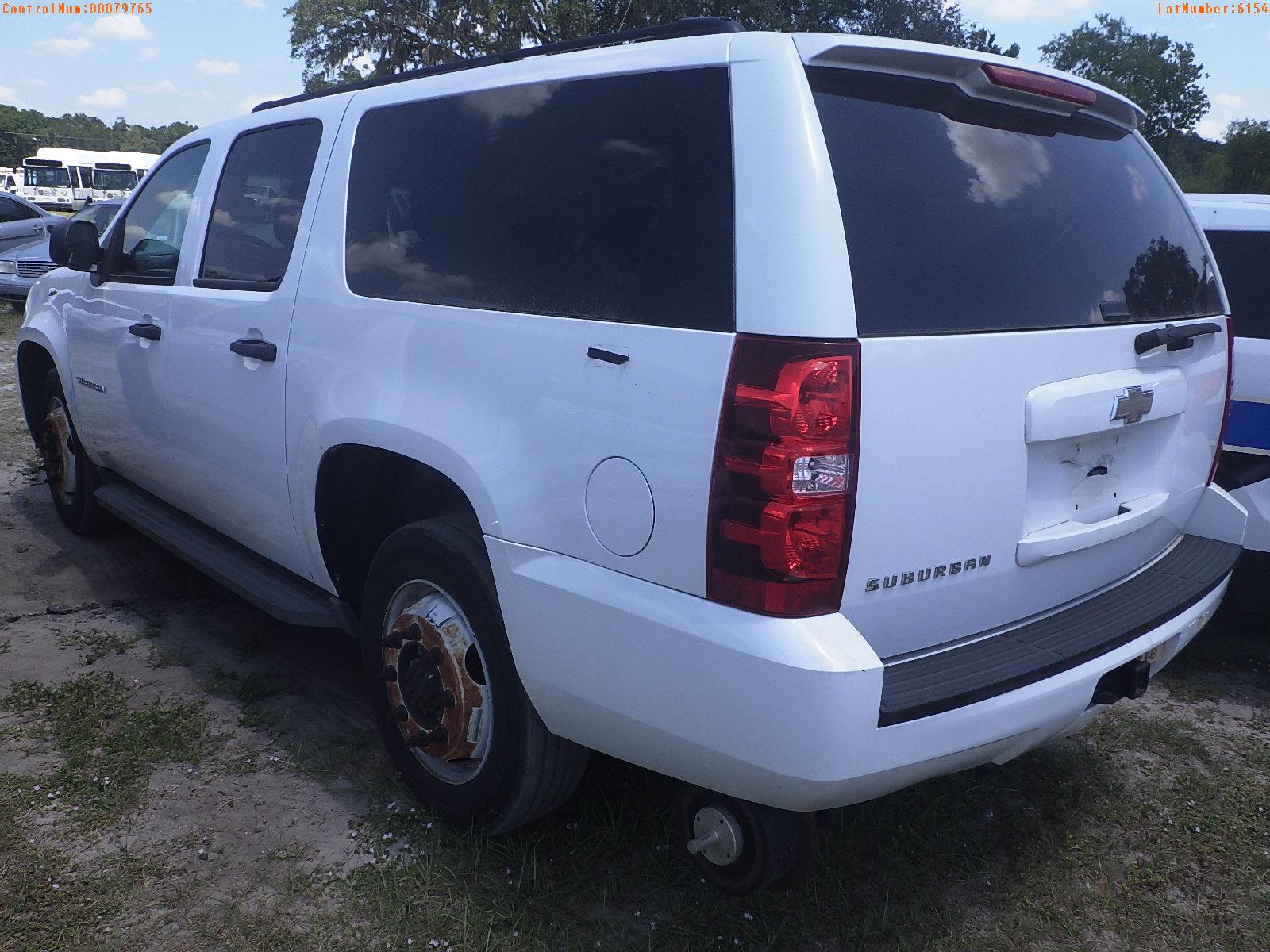 5-06154 (Cars-SUV 4D)  Seller: Florida State D.O.T. 2011 CHEV SUBURBAN