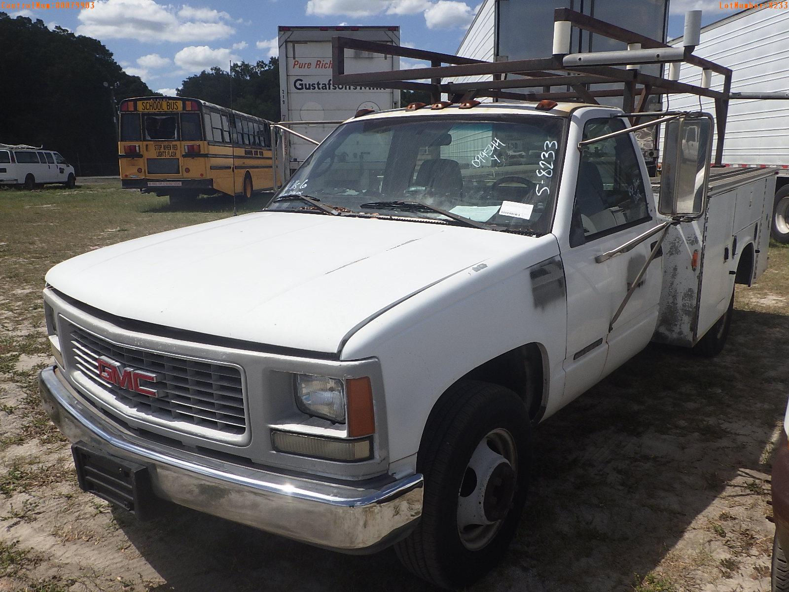 5-08233 (Trucks-Utility 2D)  Seller: Gov-Hillsborough County School 1999 GMC 350