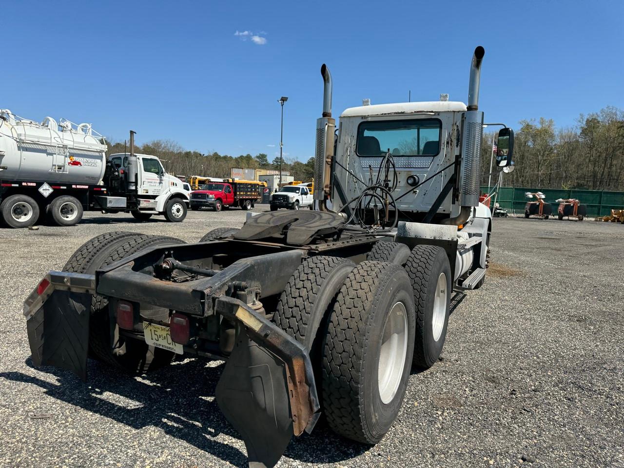 2005 Mack Vision CXN613 Tandem Tractor