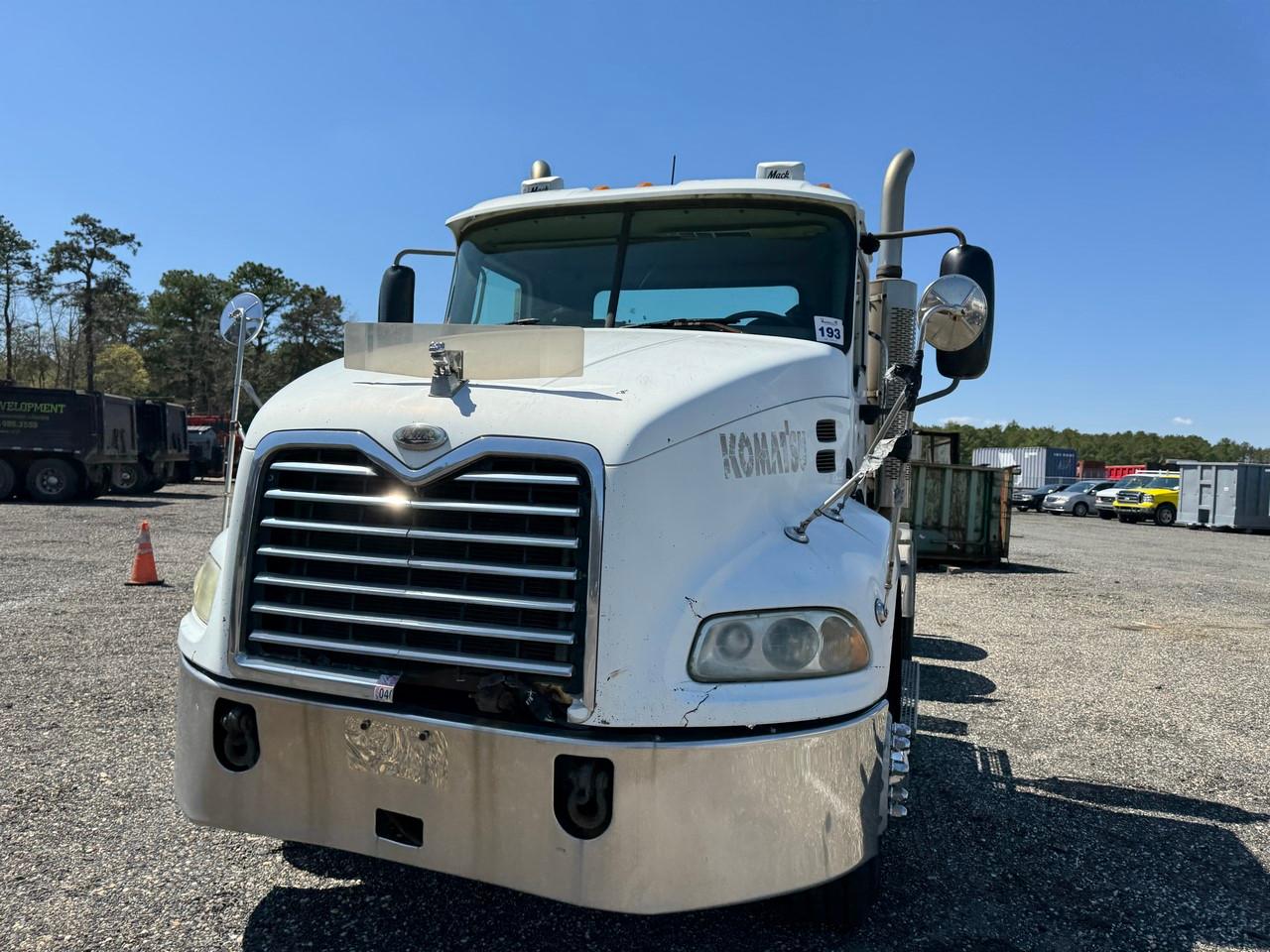 2005 Mack Vision CXN613 Tandem Tractor